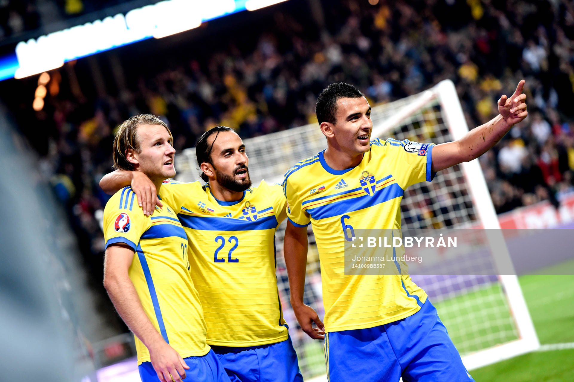 Sveriges Ola Toivonen jublar
