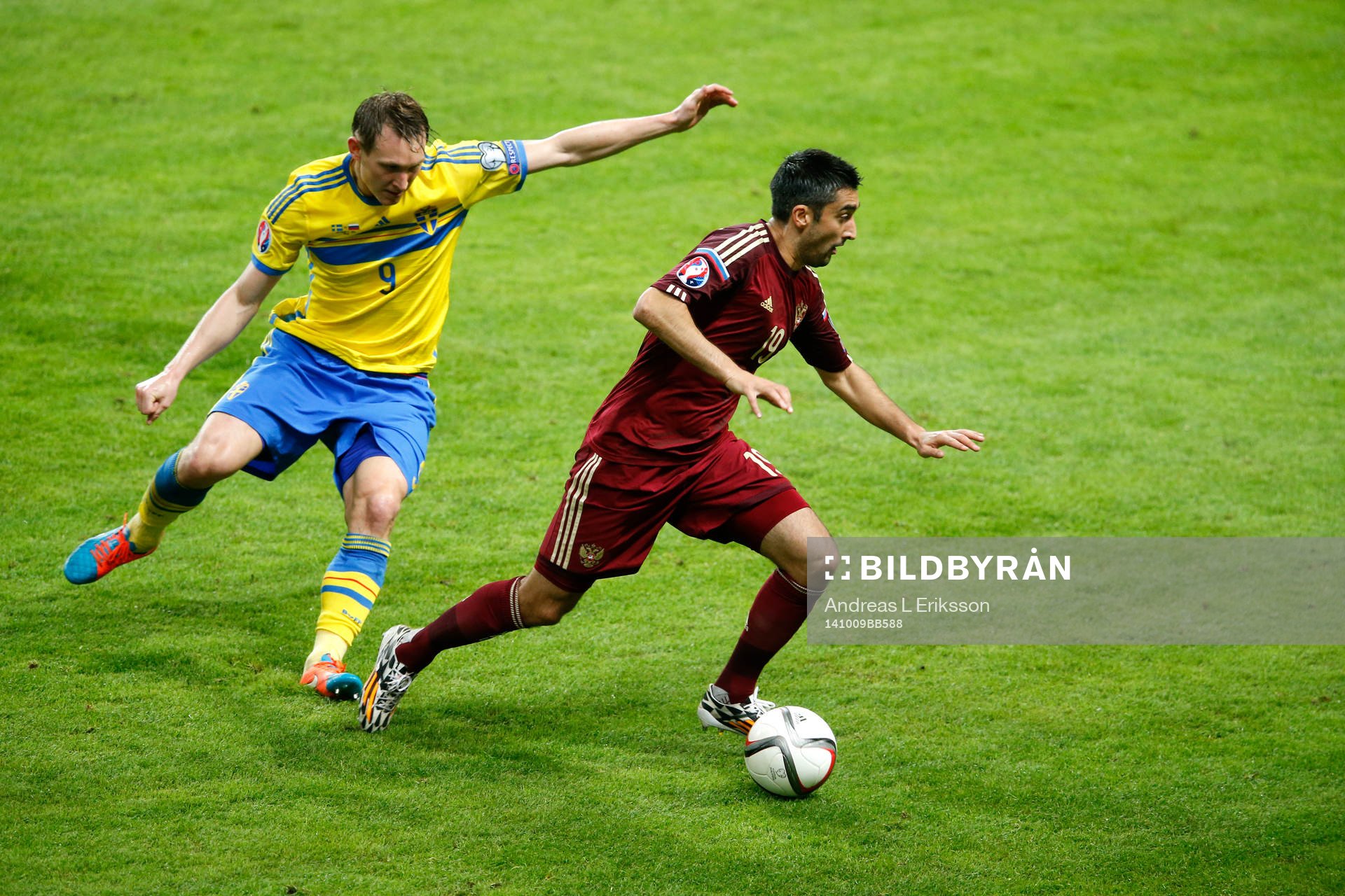 Sveriges Kim Källström och Rysslands Aleksandr Samedov