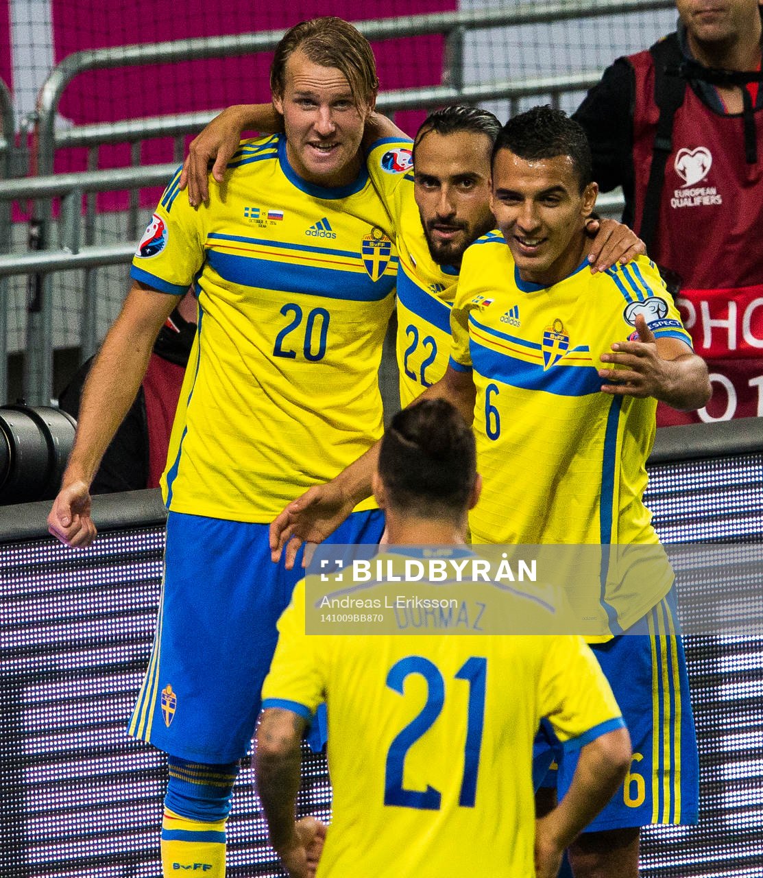 Sveriges Ola Toivonen jublar