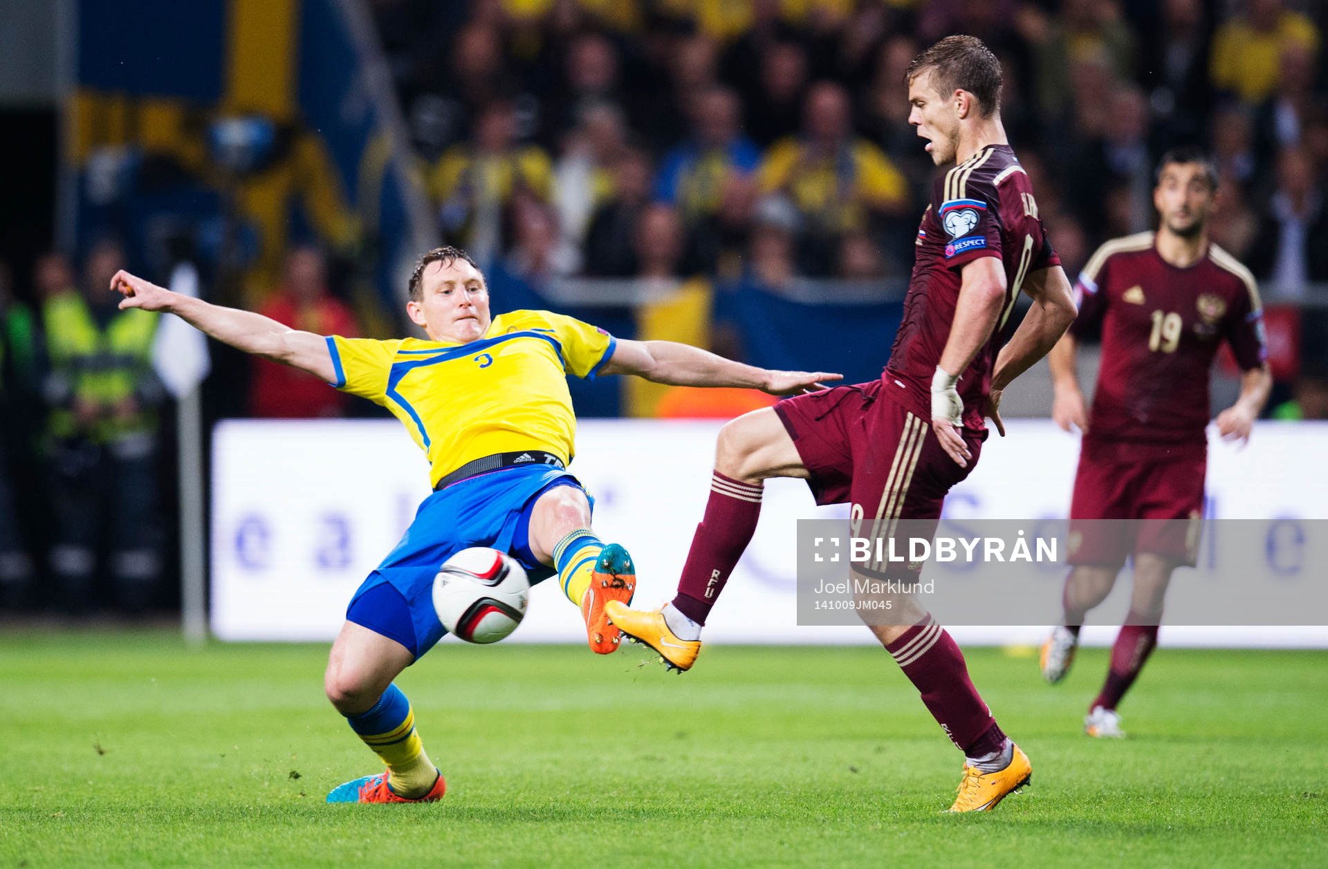 Sveriges Kim Källström och Rysslands Aleksandr Kokorin