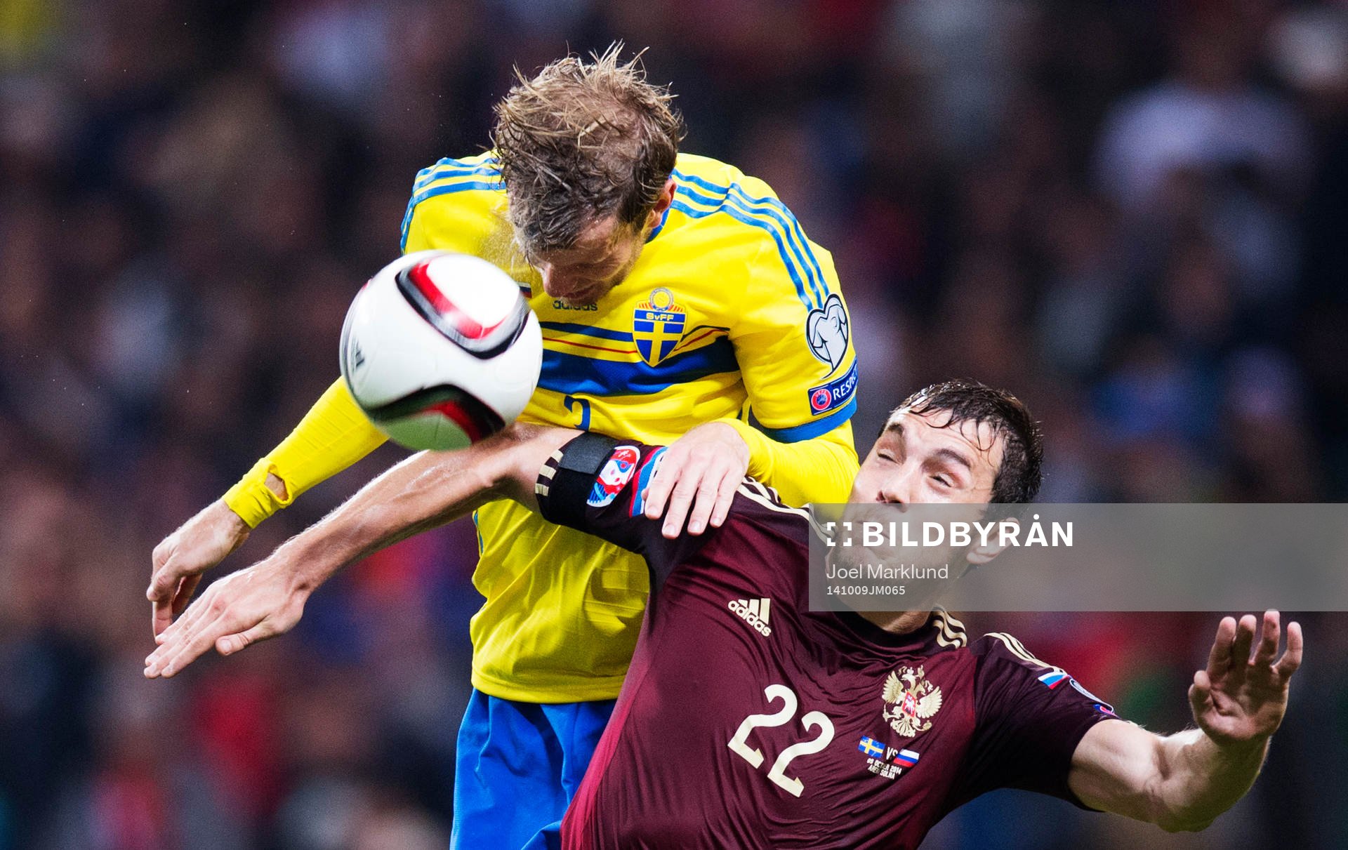 Sveriges Mikael Antonsson i en duell med Rysslands Artem