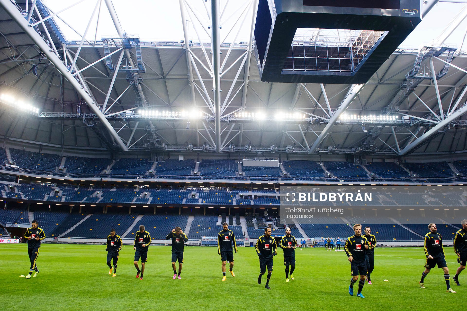 Sveriges spelare tränare på Friends Arena