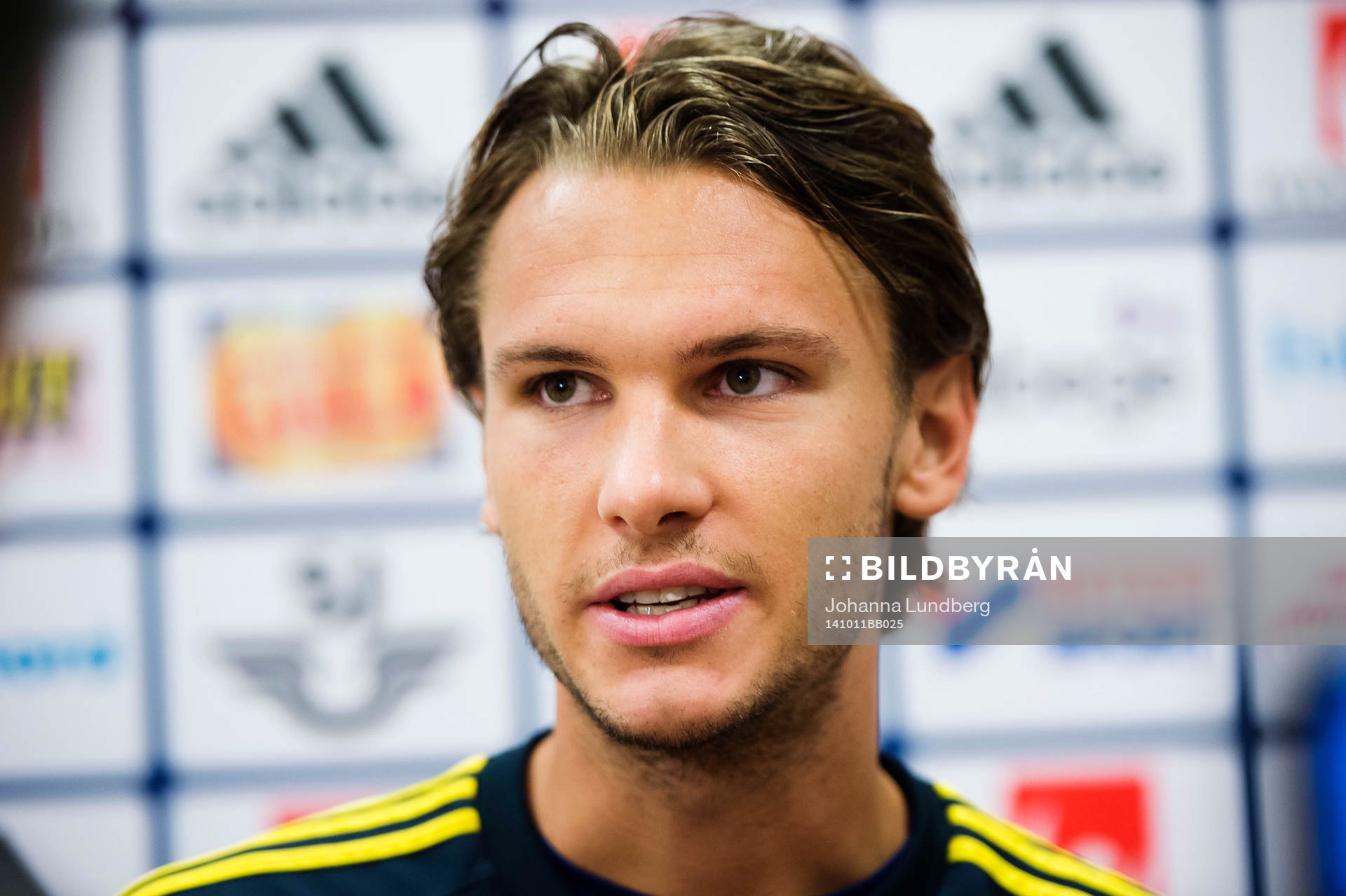 Sveriges Albin Ekdal pratar med media