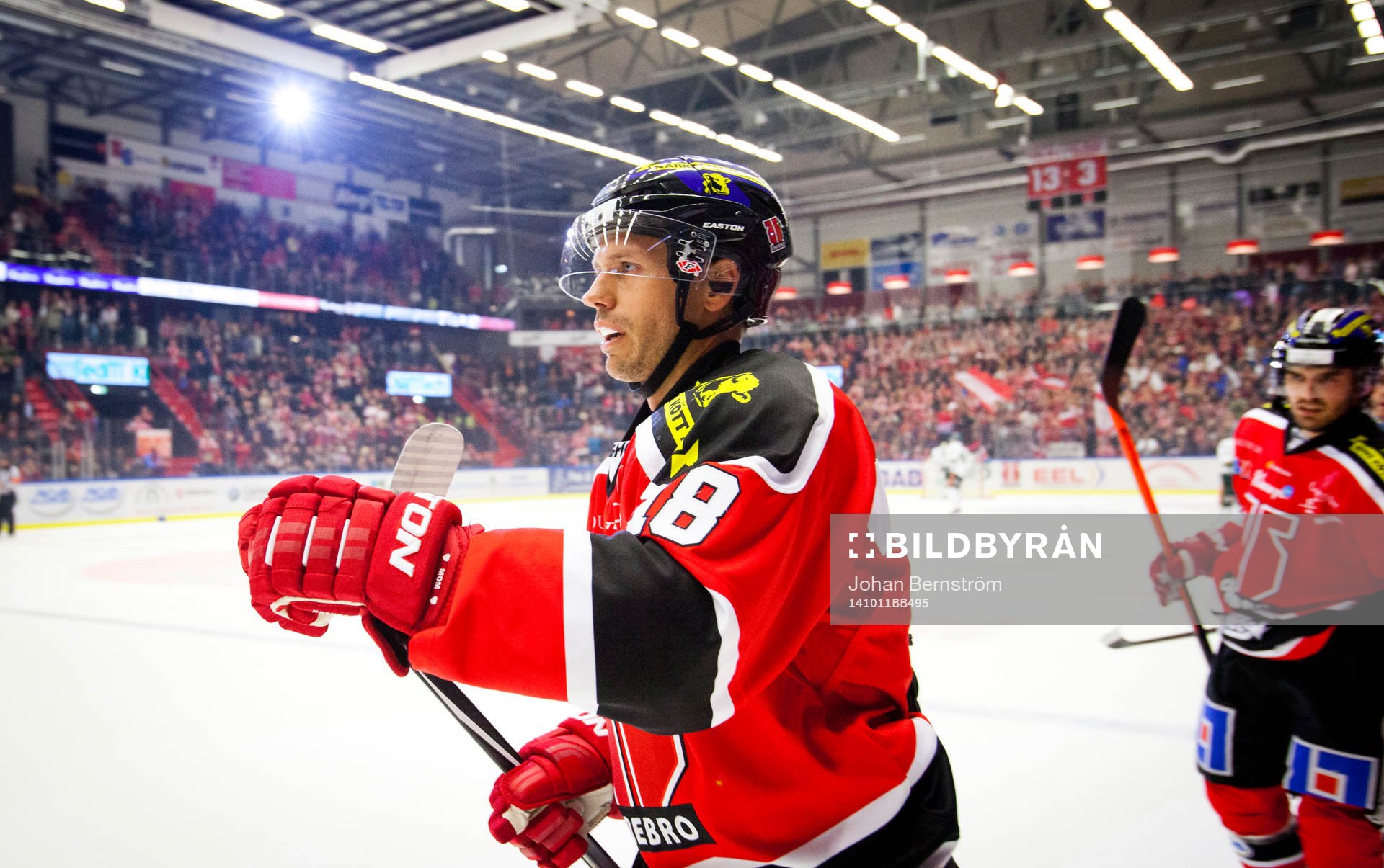 Örebros Jared Aulin jublar