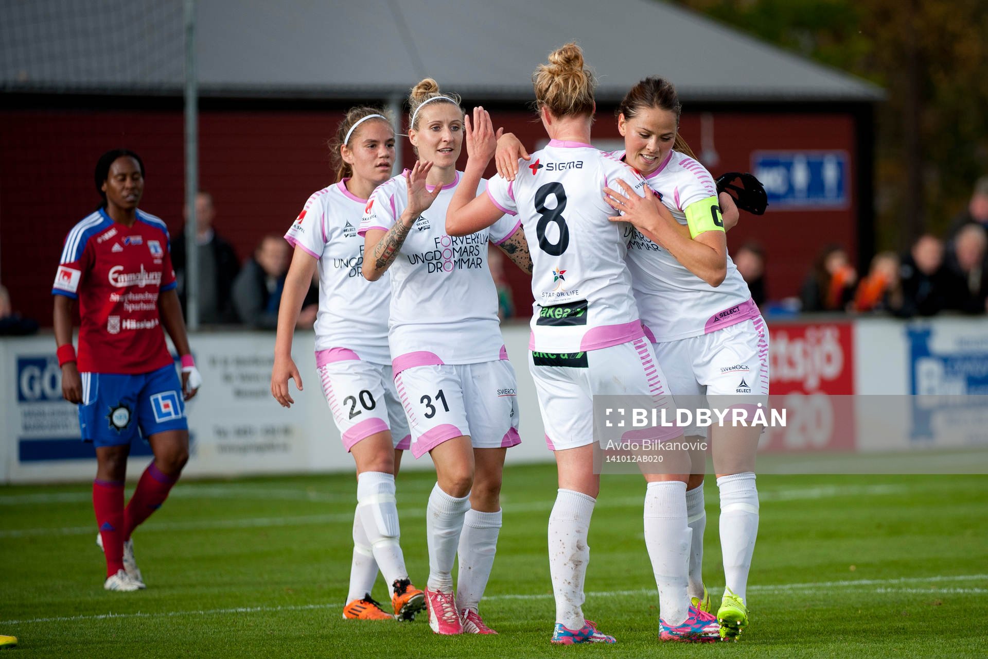 Rosengårds Kirsten Van De Ven jublar och