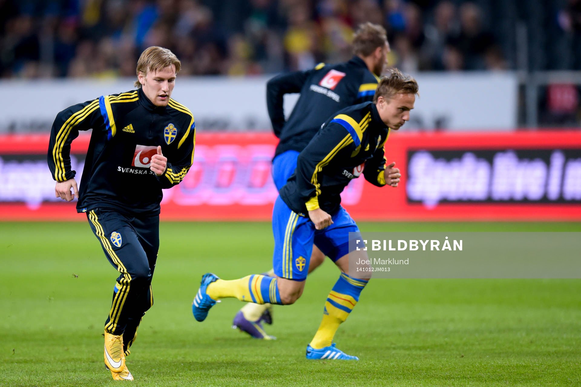 Sveriges Emil Forsberg värmer upp
