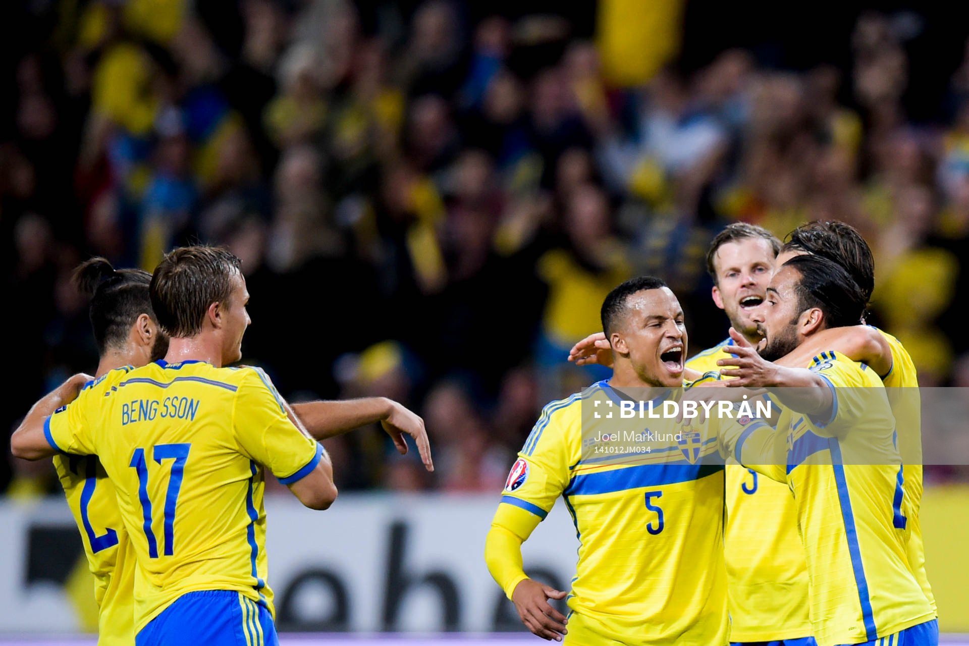 Sveriges spelare jublar