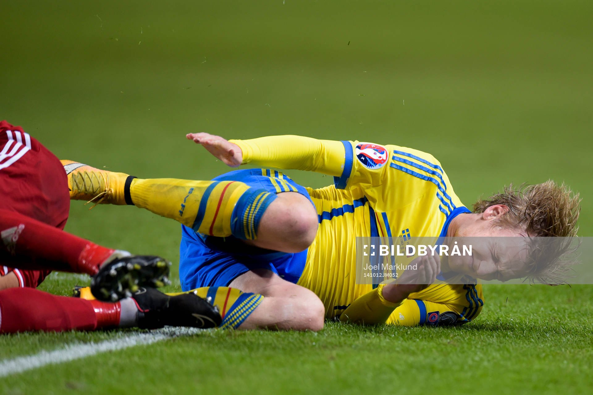 Sveriges Emil Forsberg landar illa