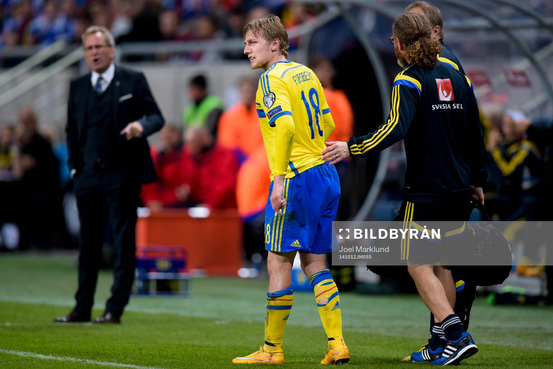 Sveriges Emil Forsberg utgår skadad, förbundskapten Erik