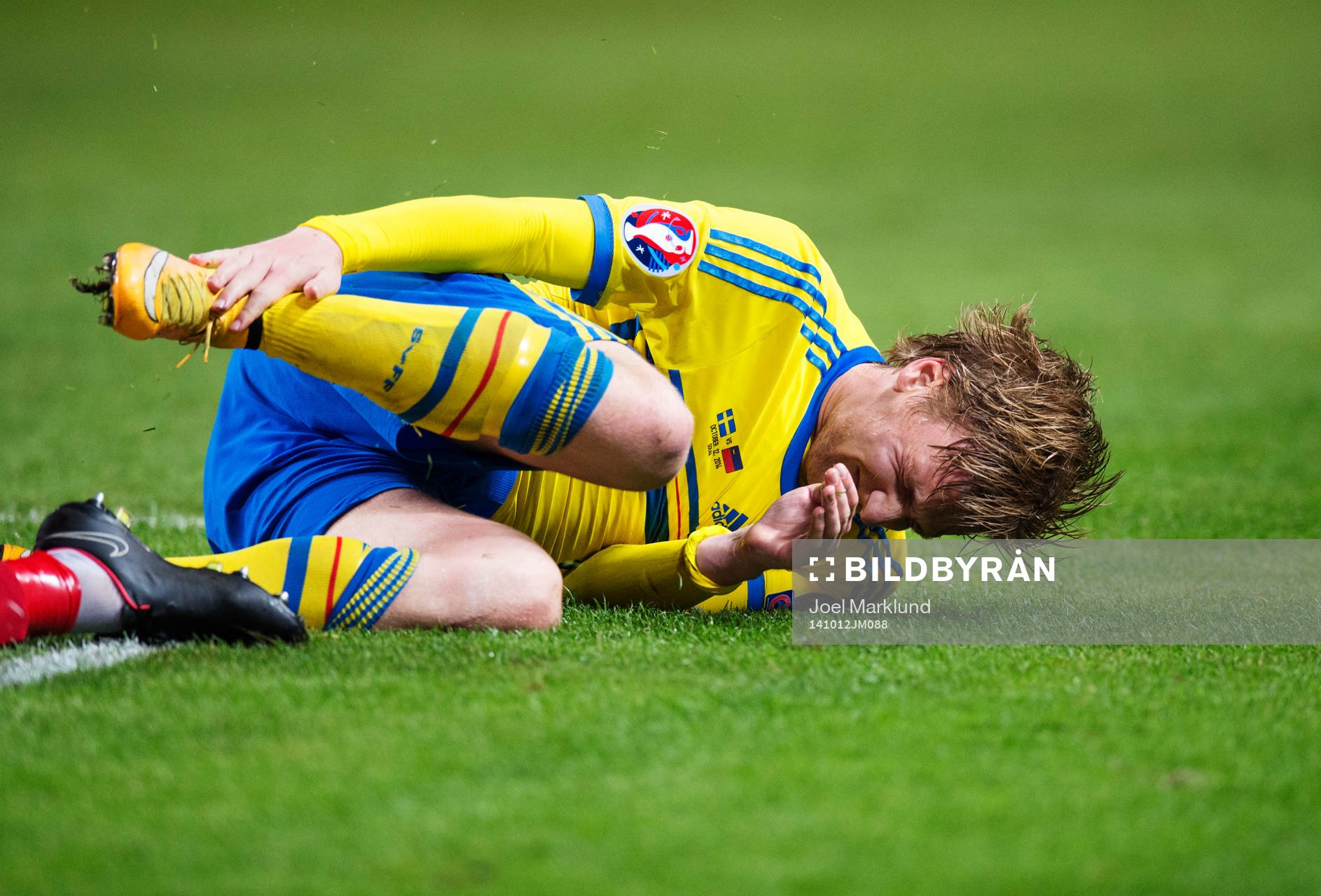 Sveriges Emil Forsberg skadar sig