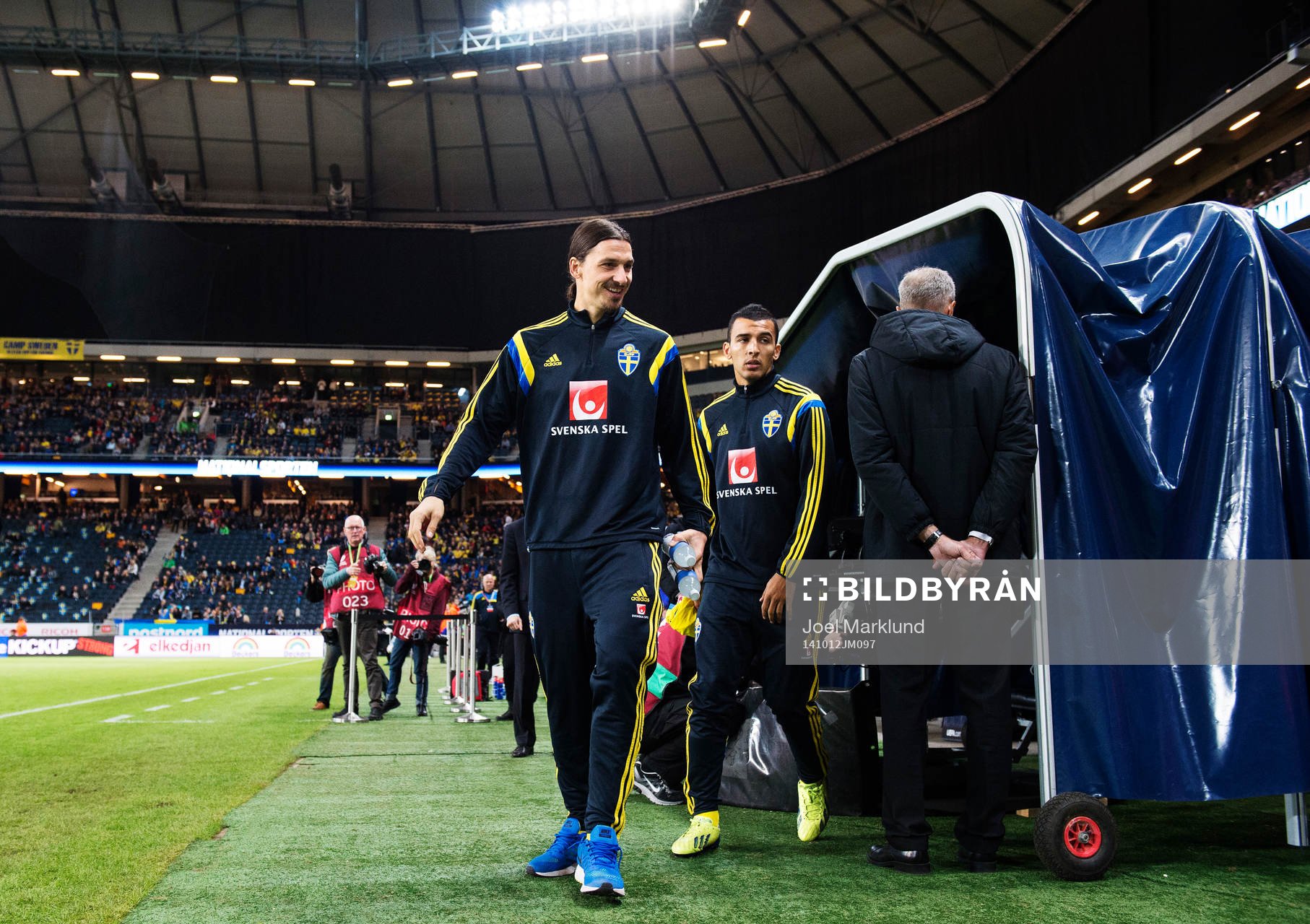 Sveriges Zlatan Ibrahimovic och Nabil Bahoui