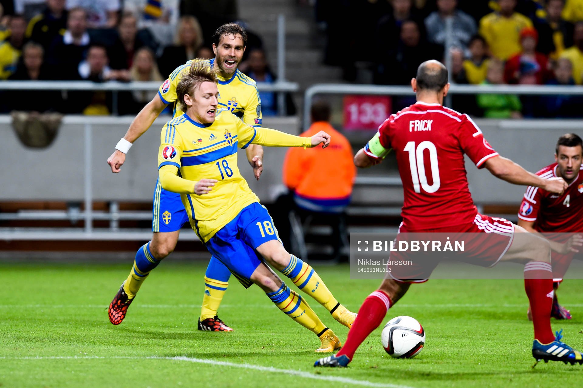 Sveriges Emil Forsberg och Johan Elmander