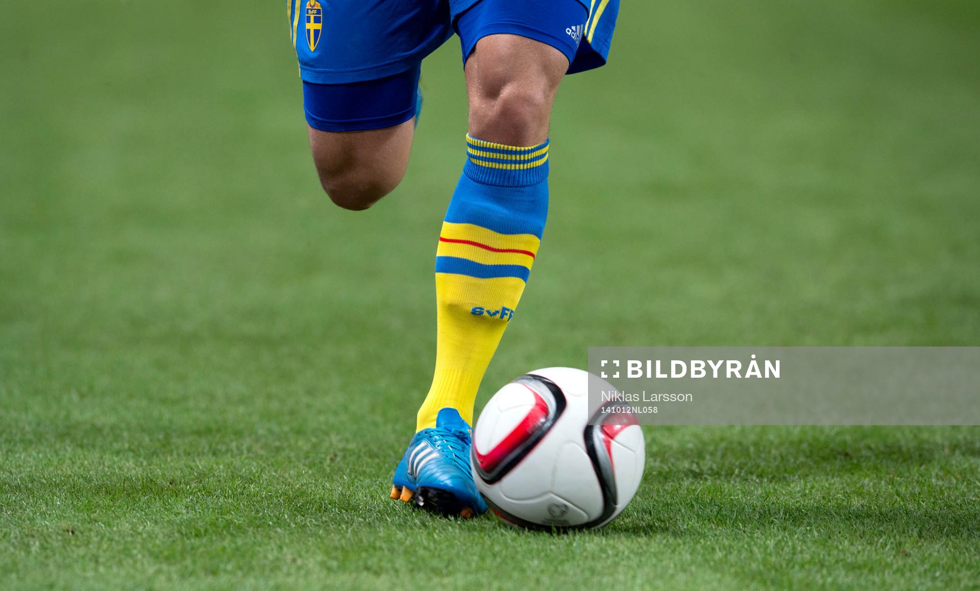 Sveriges Pierre Bengtsson använder benskydd som är ca 10