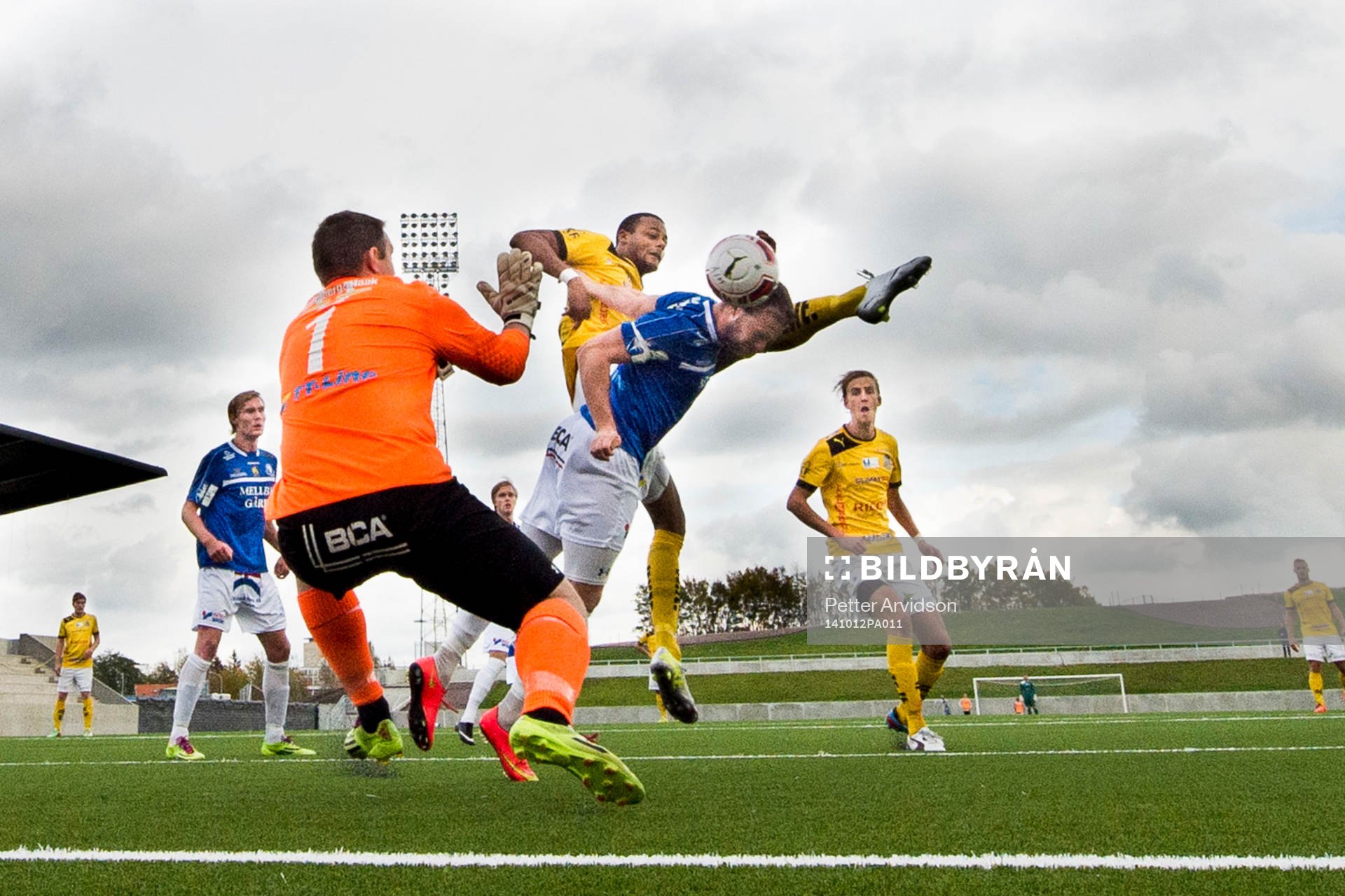 Lunds Salif Camara Jönsson gör 1-0 bakom Trelleborgs