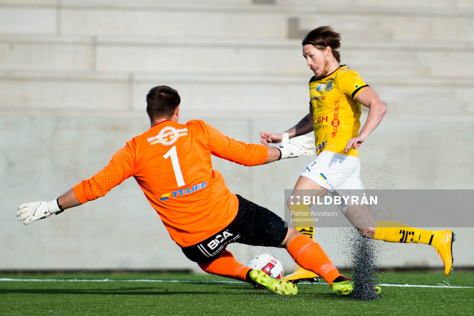 Trelleborgs målvakt Fredrik Persson och Lunds Tobias