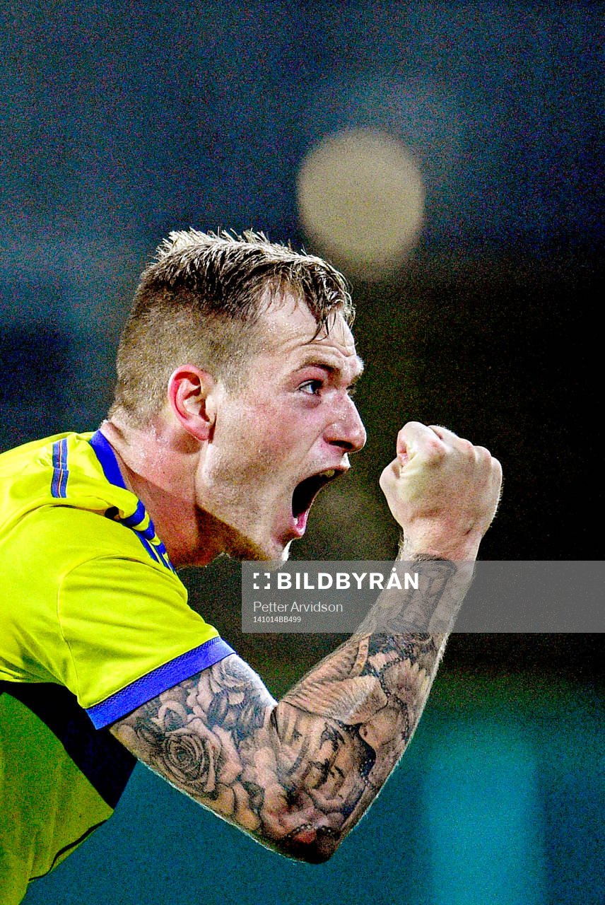 Sveriges John Guidetti  jublar