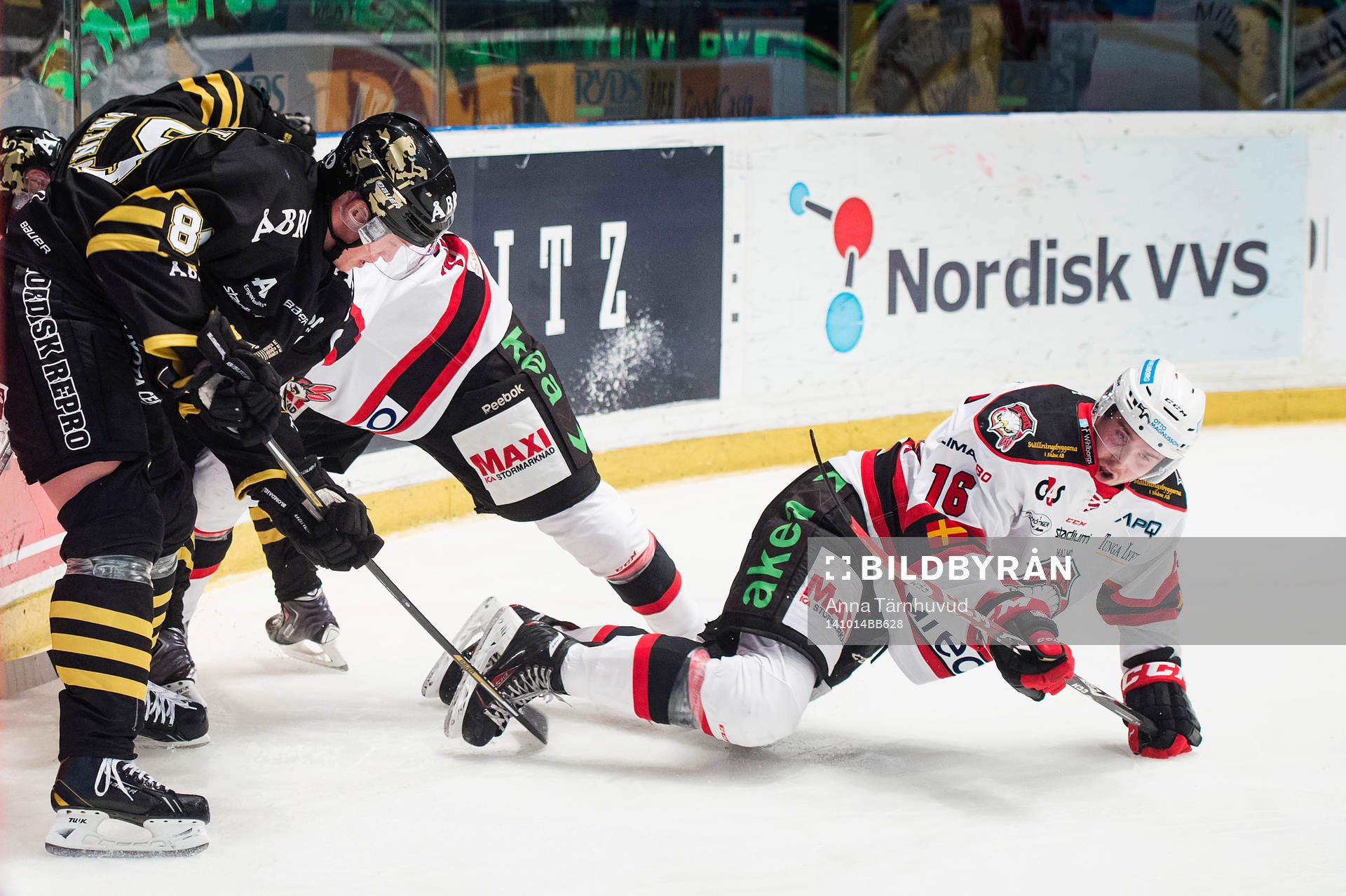 s Albin Lorentzon och Malmö Redhawks Magnus Häggström