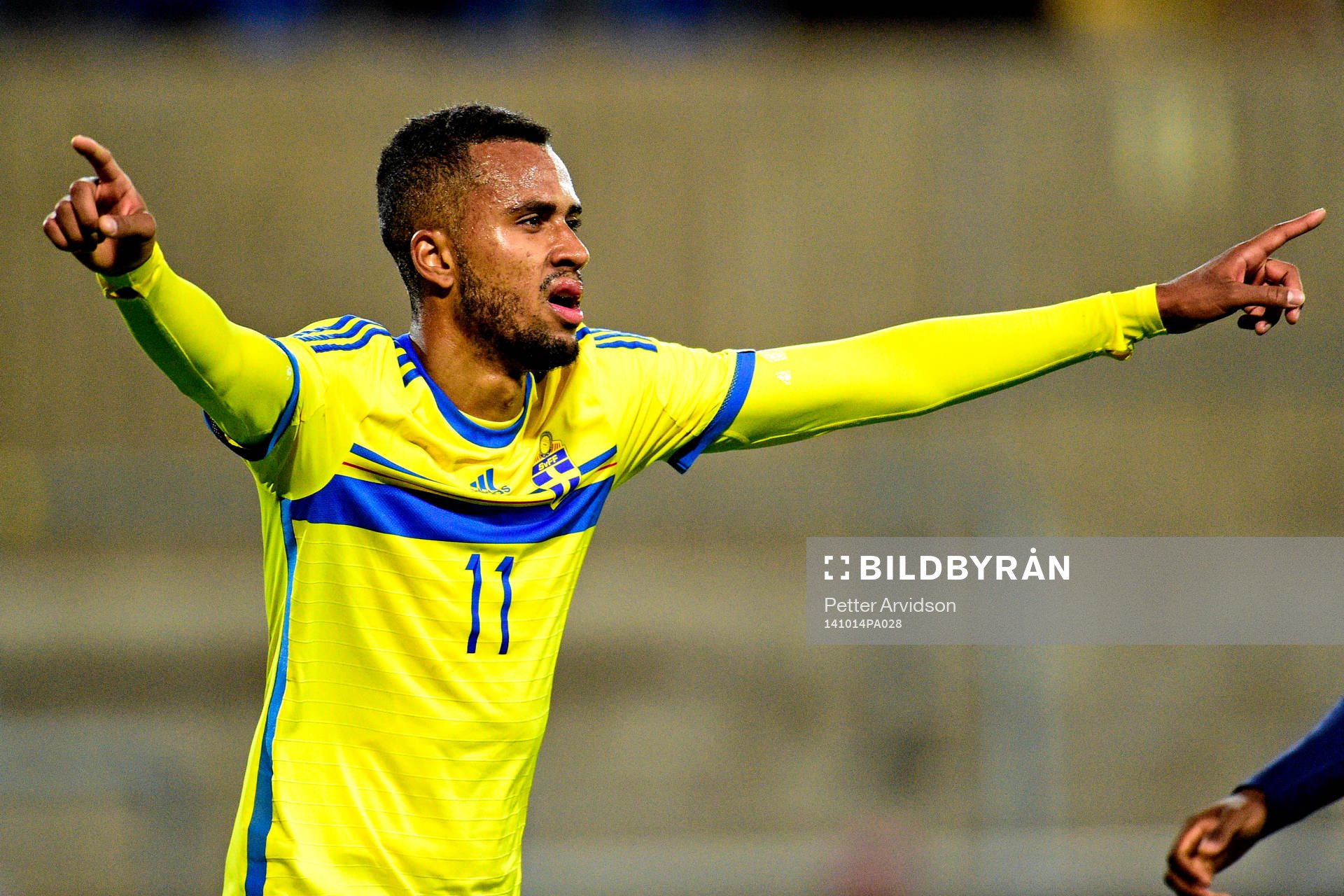 Sveriges Isaac Kiese Thelin jublar