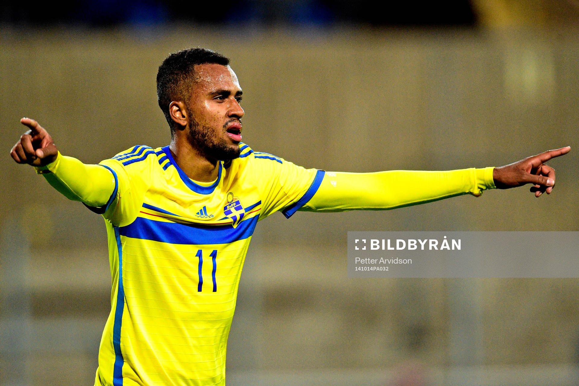 Sveriges Isaac Kiese Thelin jublar