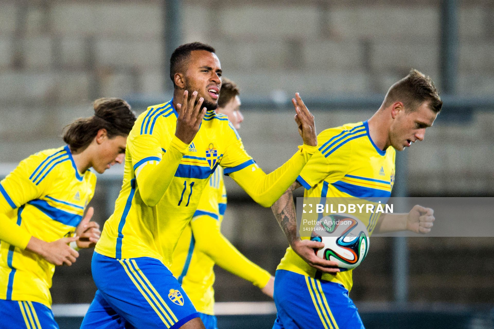 Sveriges Isaac Kiese Thelin jublar