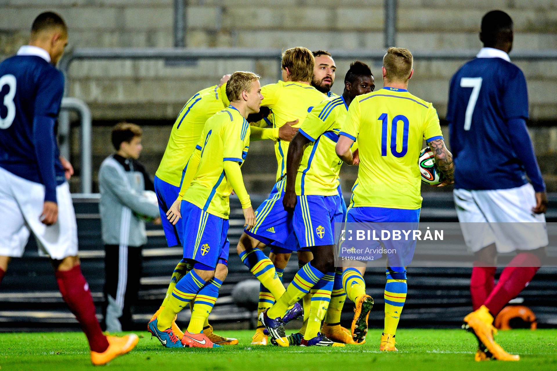 Sveriges Isaac Kiese Thelin jublar