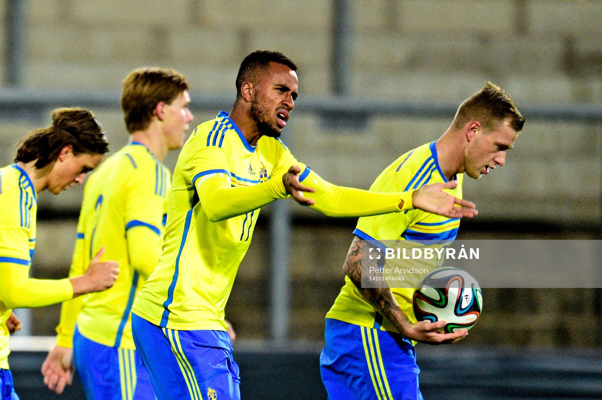 Sveriges Isaac Kiese Thelin jublar