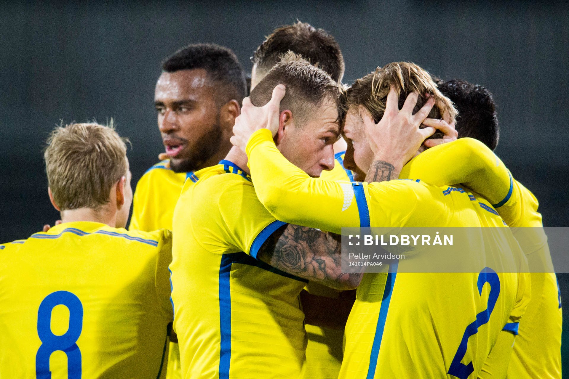 Sveriges John Guidetti och Emil Krafth jublar