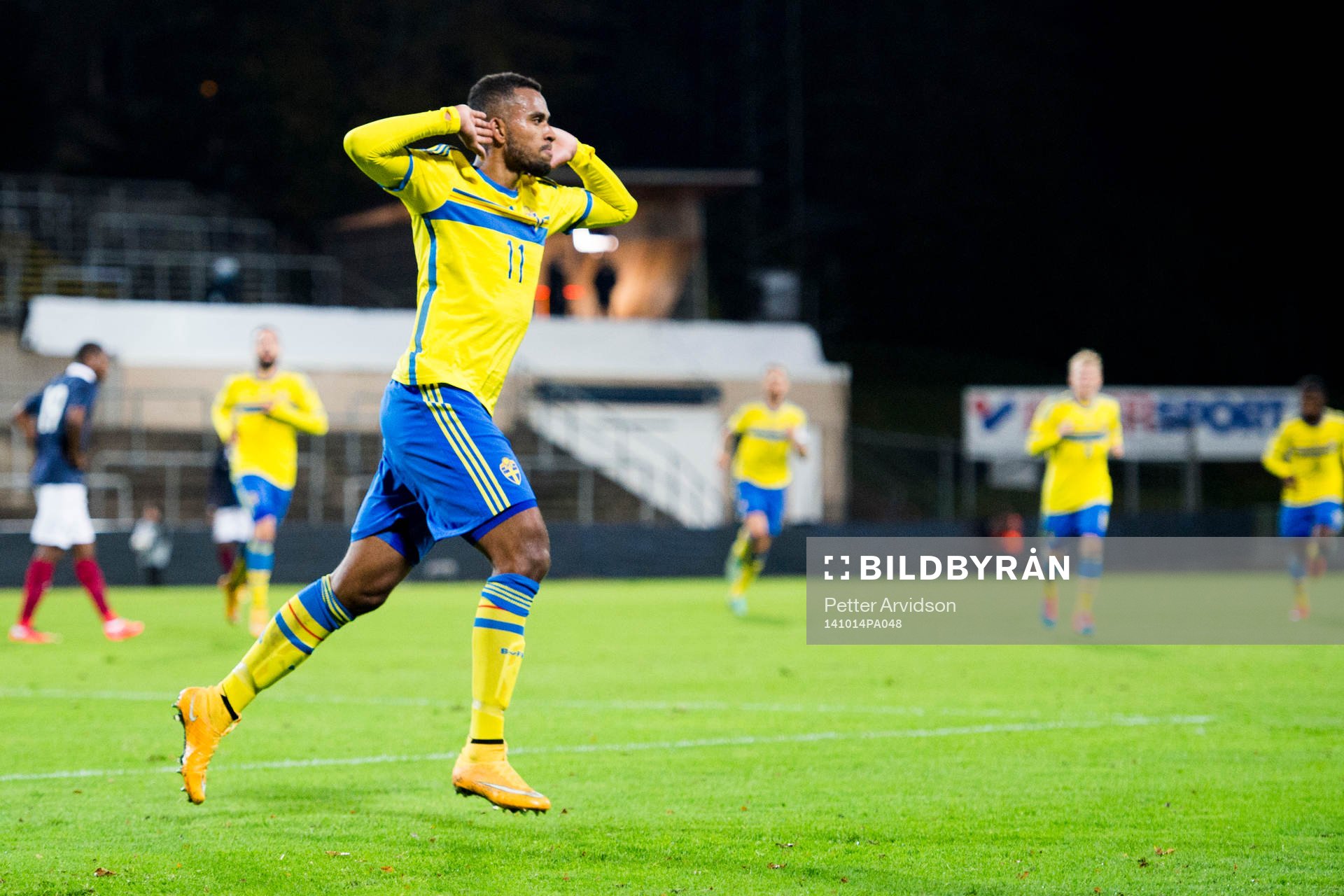 Sveriges Isaac Kiese Thelin jublar