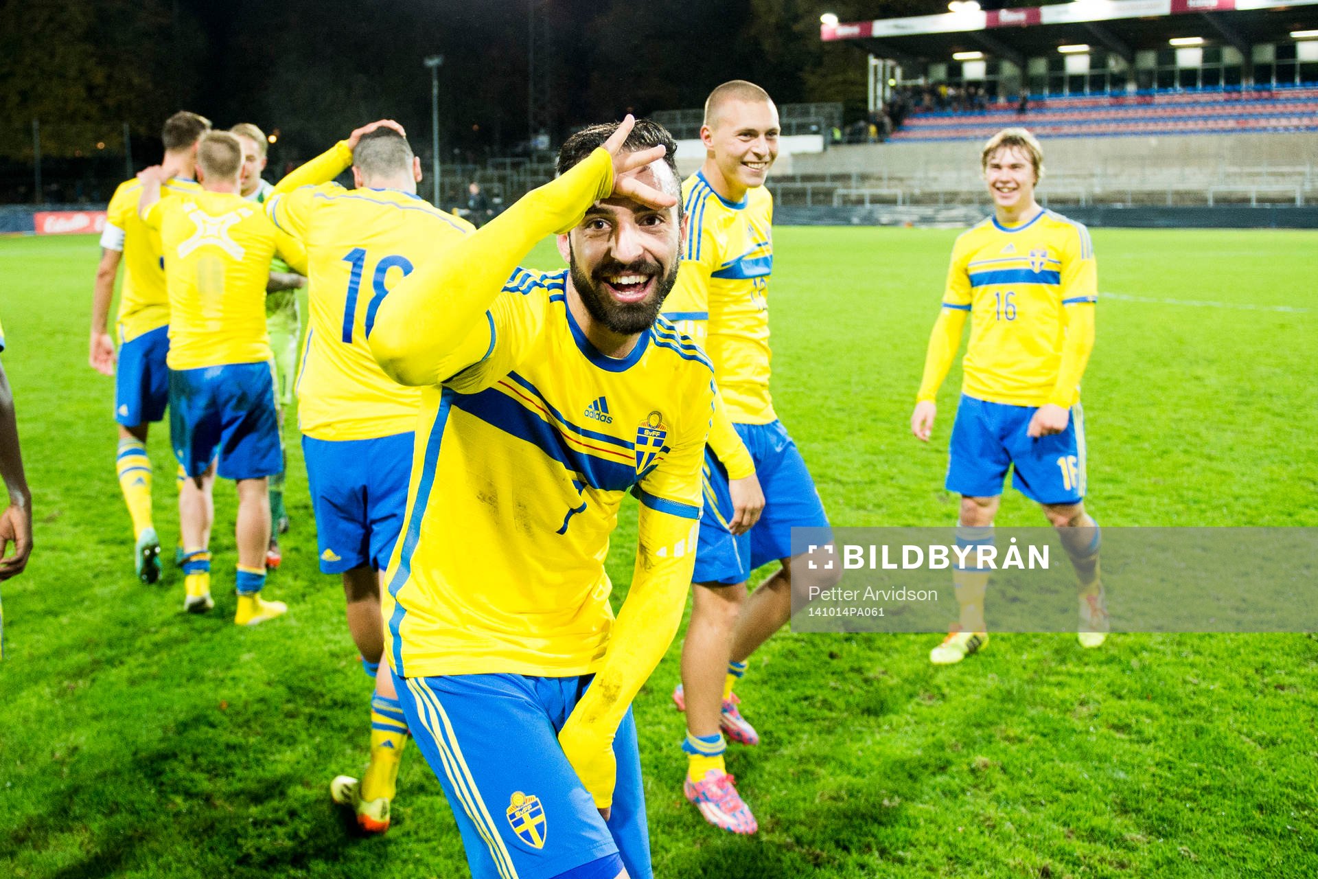 Sveriges Abdul Khalili jublar