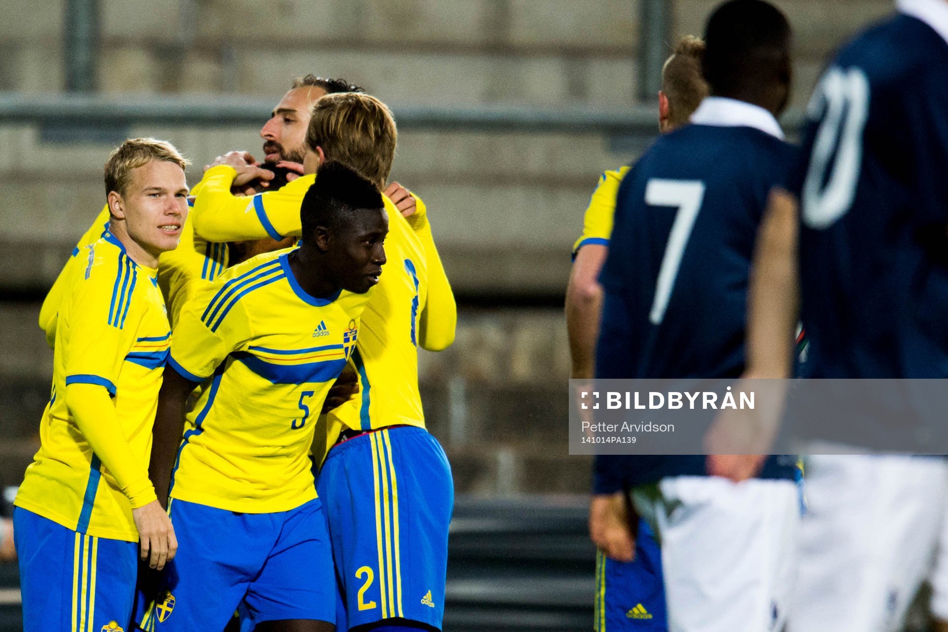 Sveriges Oscar Lewicki och Pa Konate