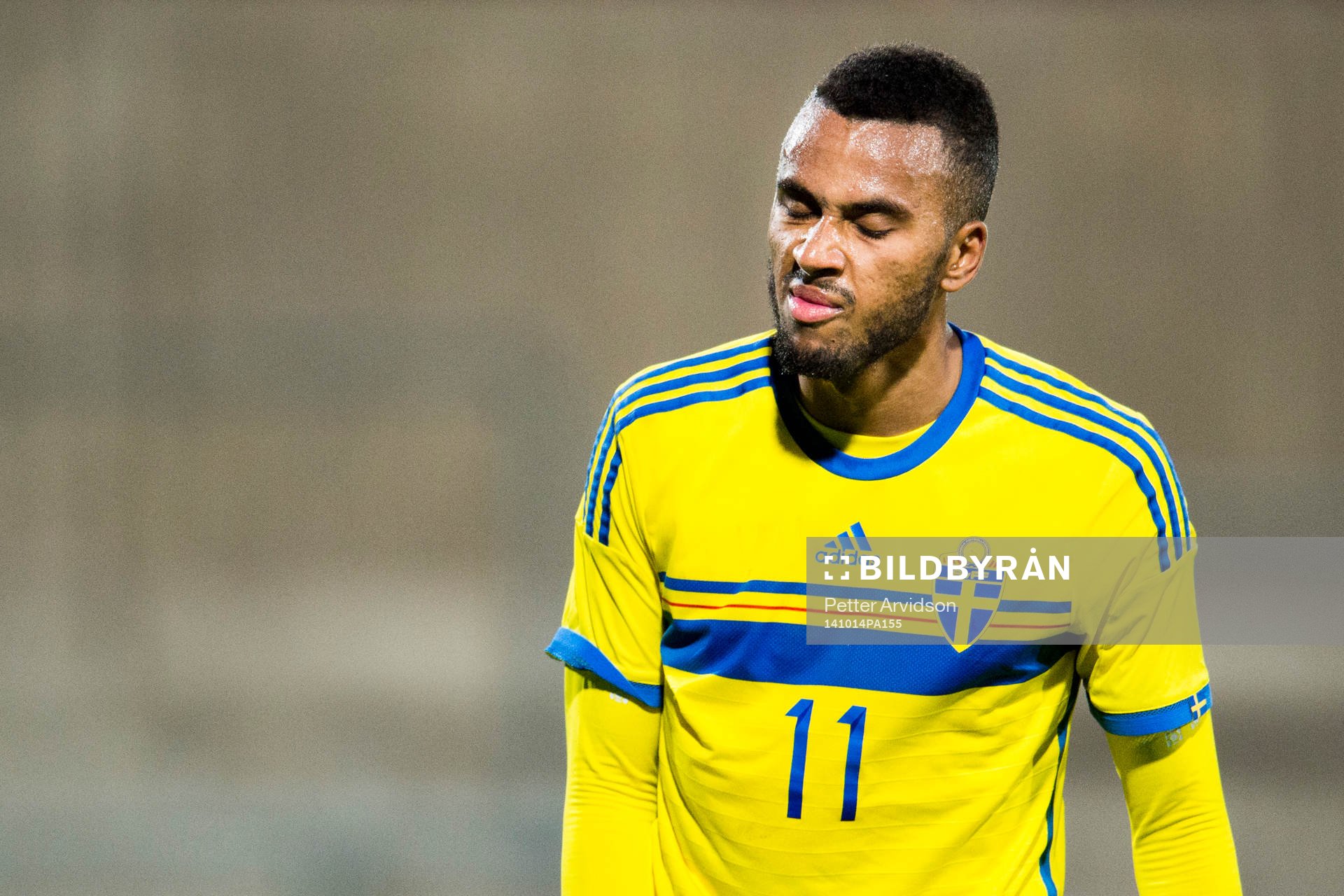 Sveriges Isaac Kiese Thelin deppar