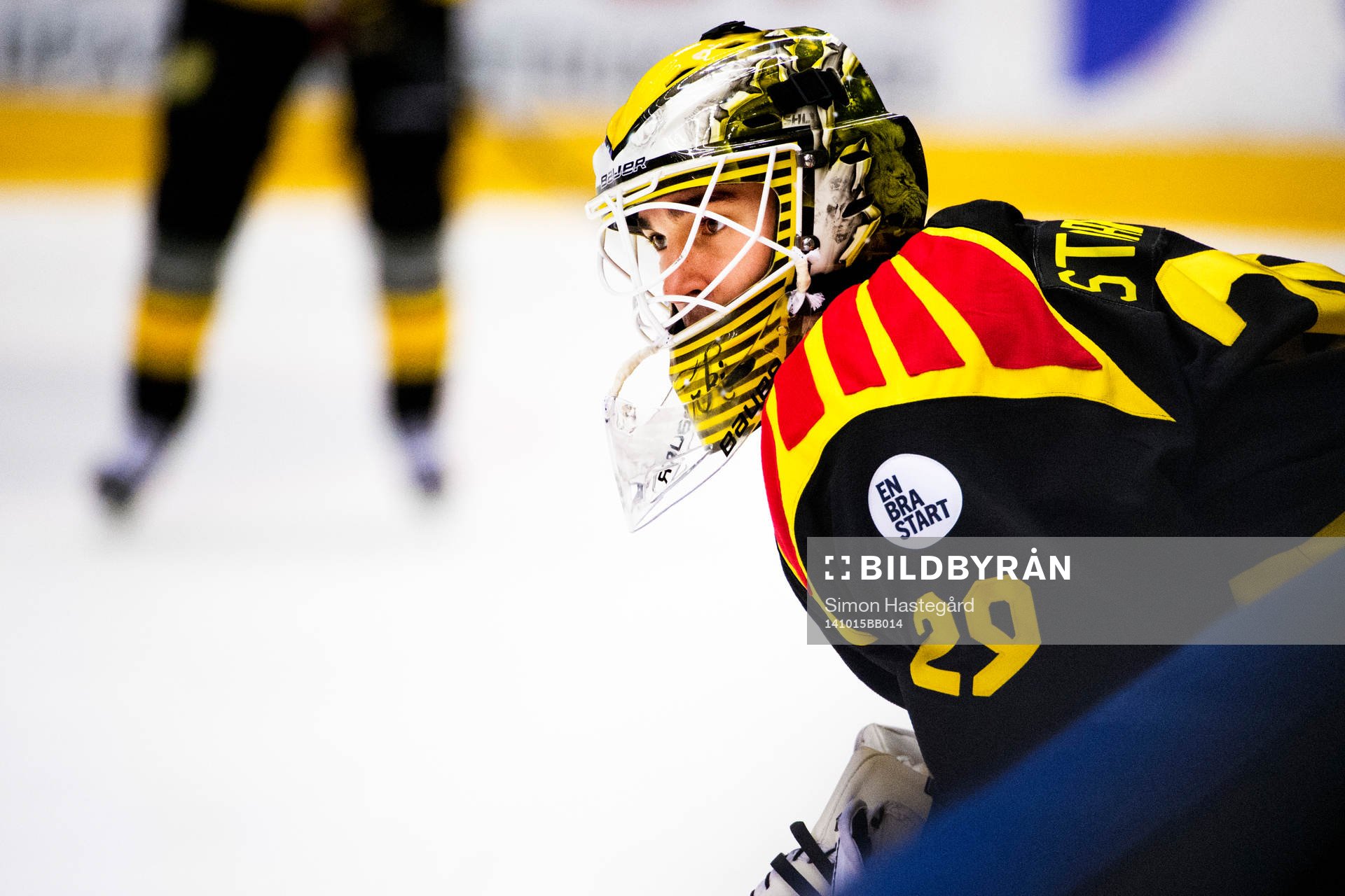 Brynäs målvakt Bernhard Starkbaum före ishockeymatchen i