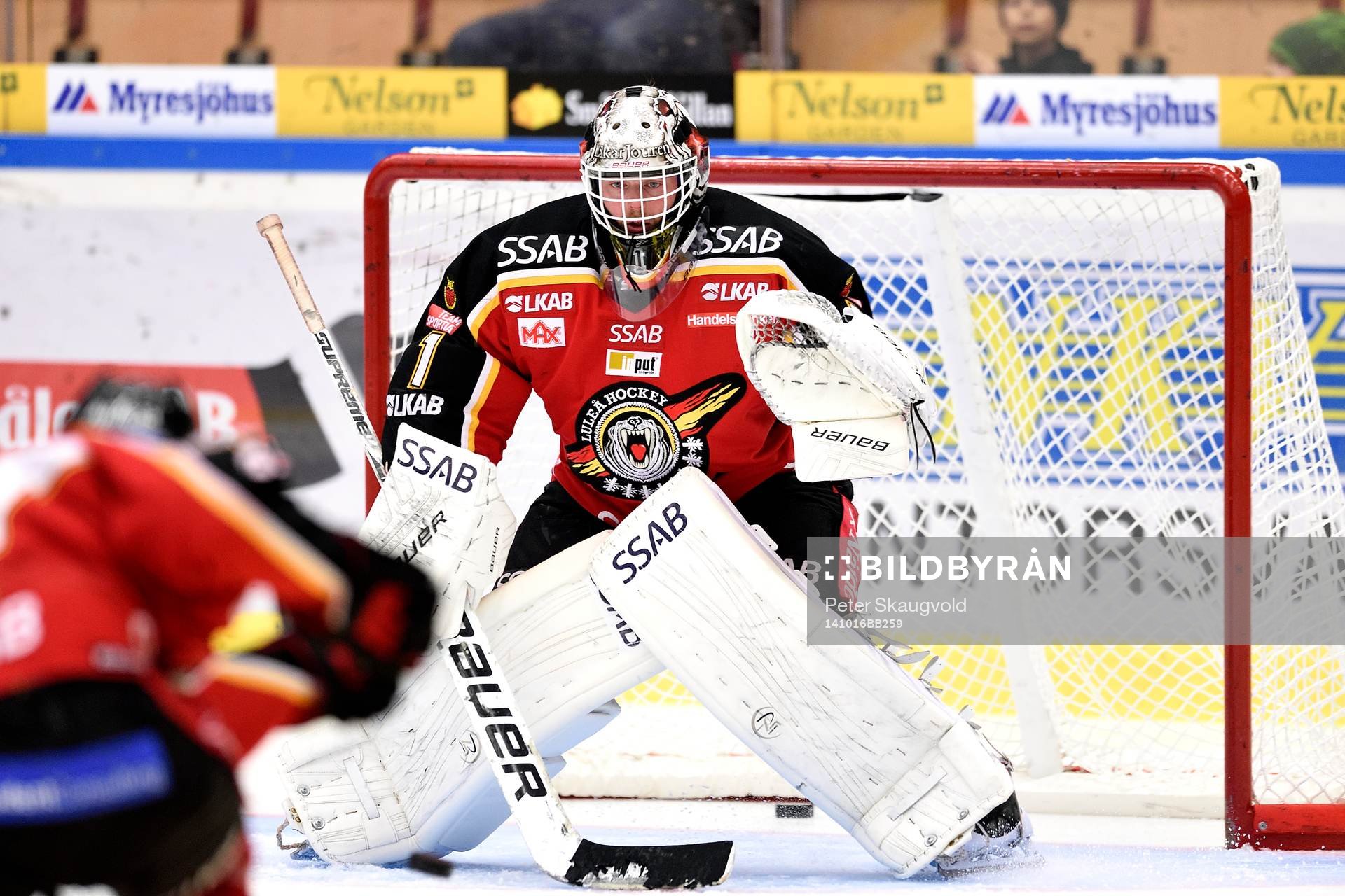 Luleås målvakt Daniel Larsson på uppvärmningen
