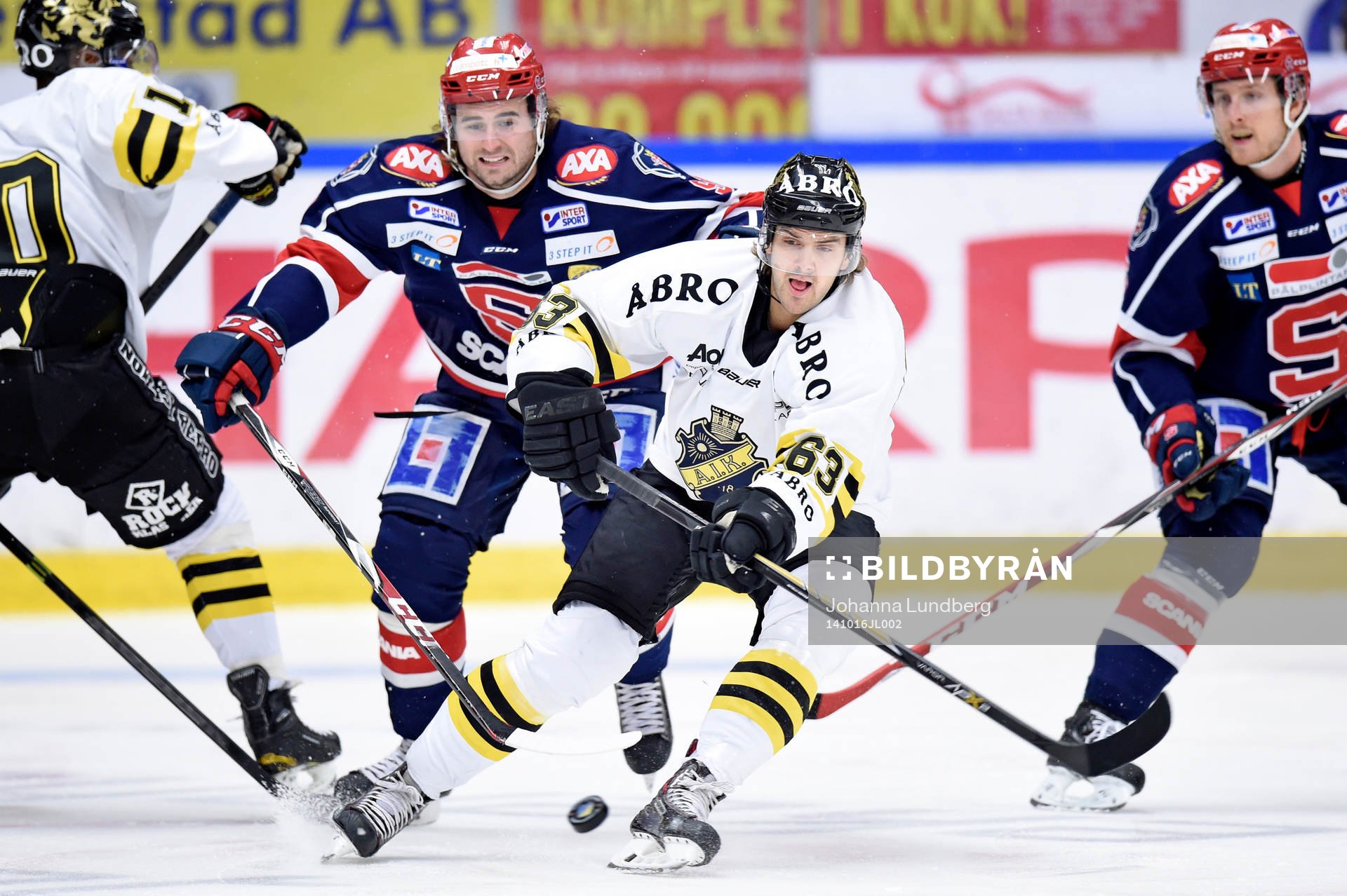 s Joakim Hagelin och Södertäljes François Bouchard