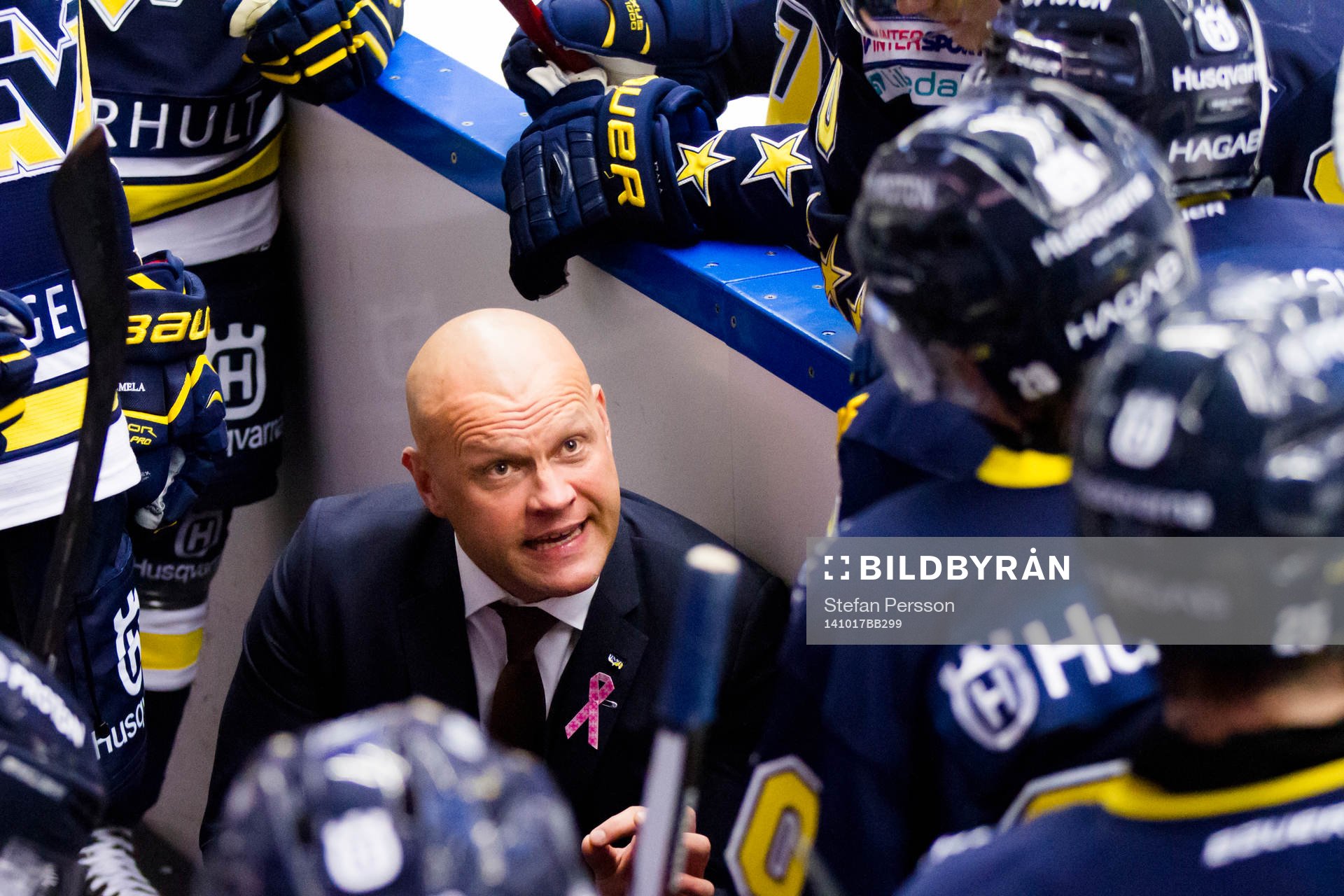 s tränare Andreas Johansson coachar sitt lag