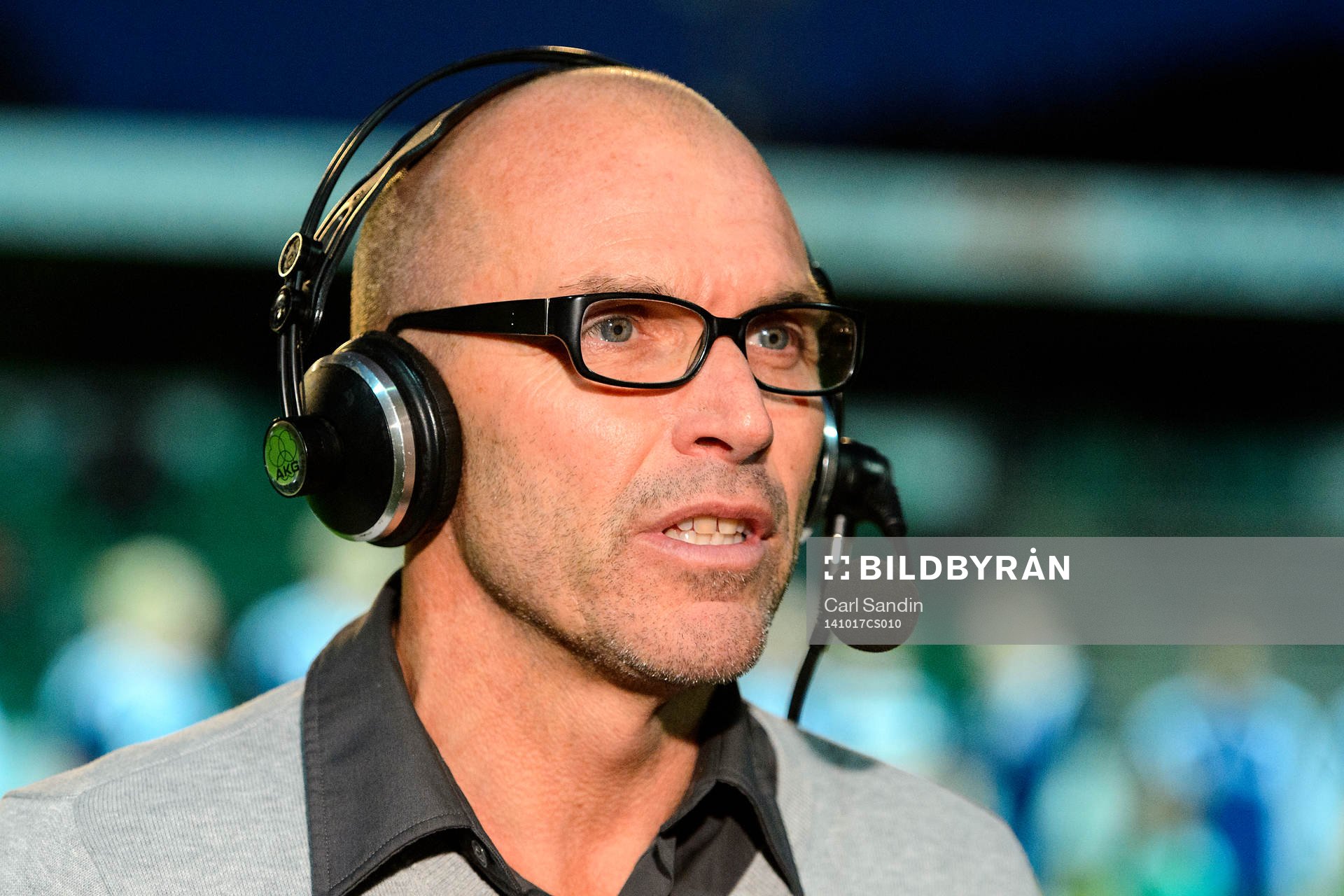 Ljungskiles tränare Tor-Arne Fredheim bli intervjuad av TV innan fotbollsmatchen i superettan mellan Ljungskile och Husqvarna den 17 oktober 2014 i Ljungskile.