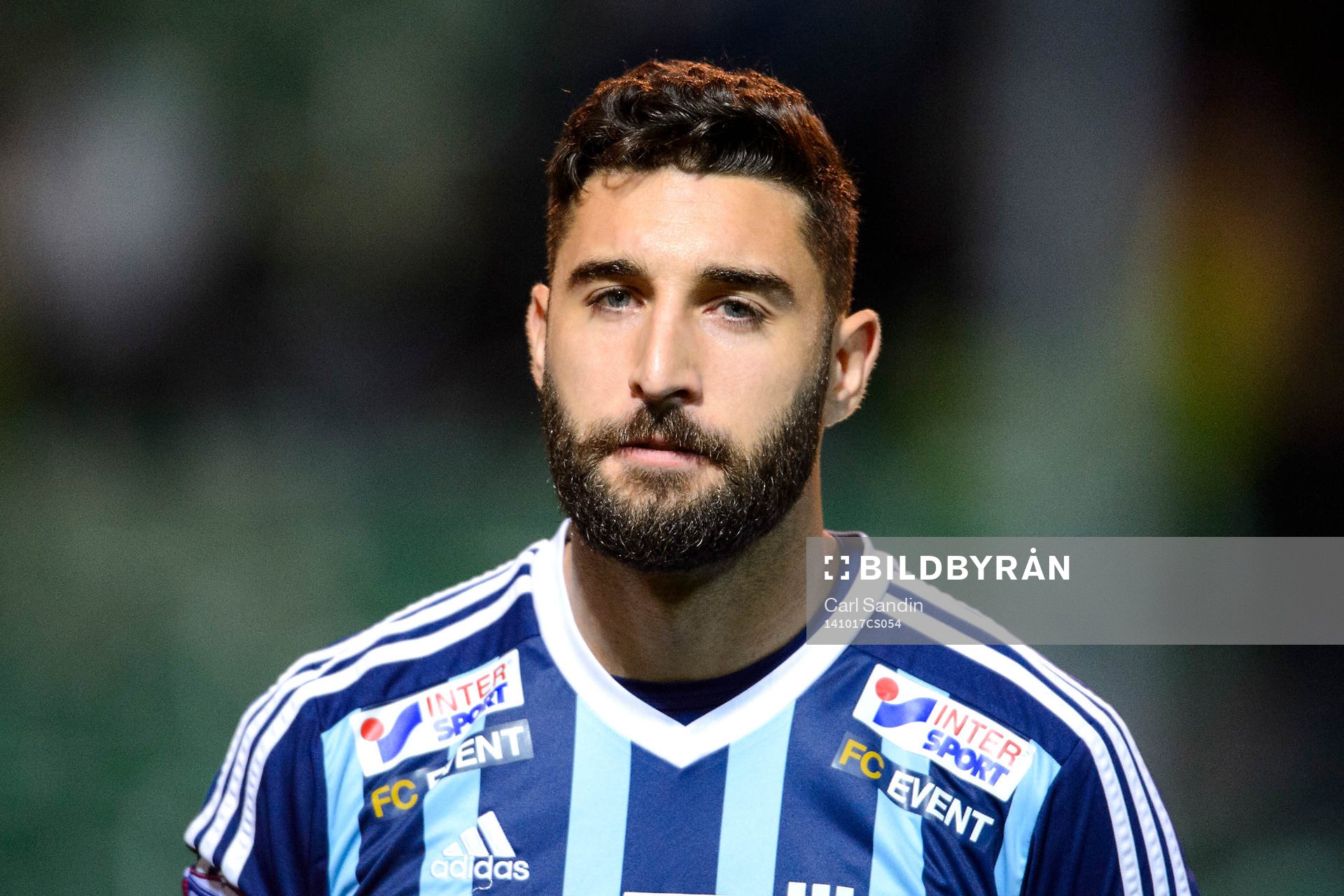 Husqvarnas Michell Haidari vid lineup innan fotbollsmatchen