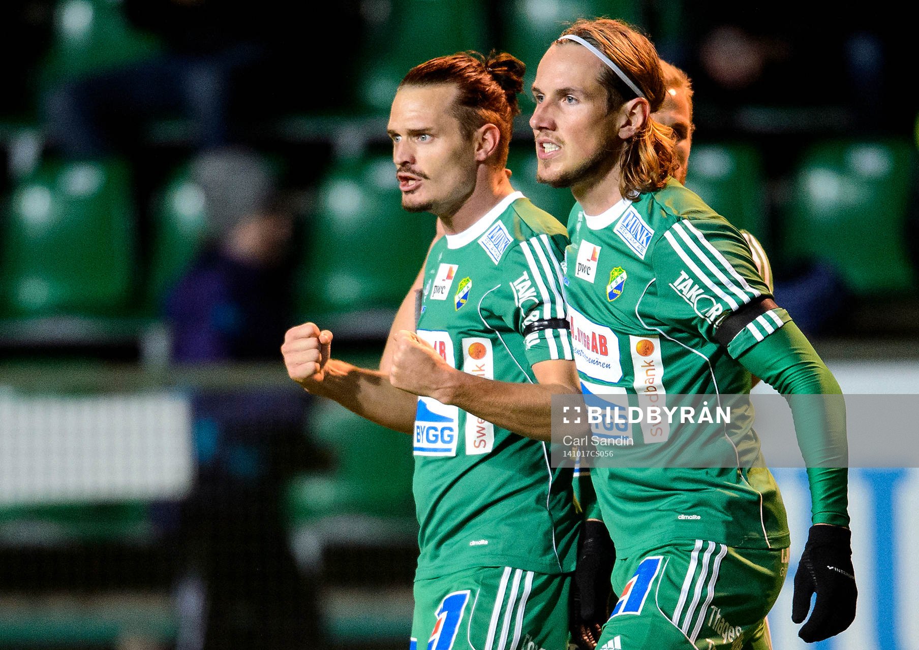 Ljungskiles Jonas Lindberg och David Johannesson firar
