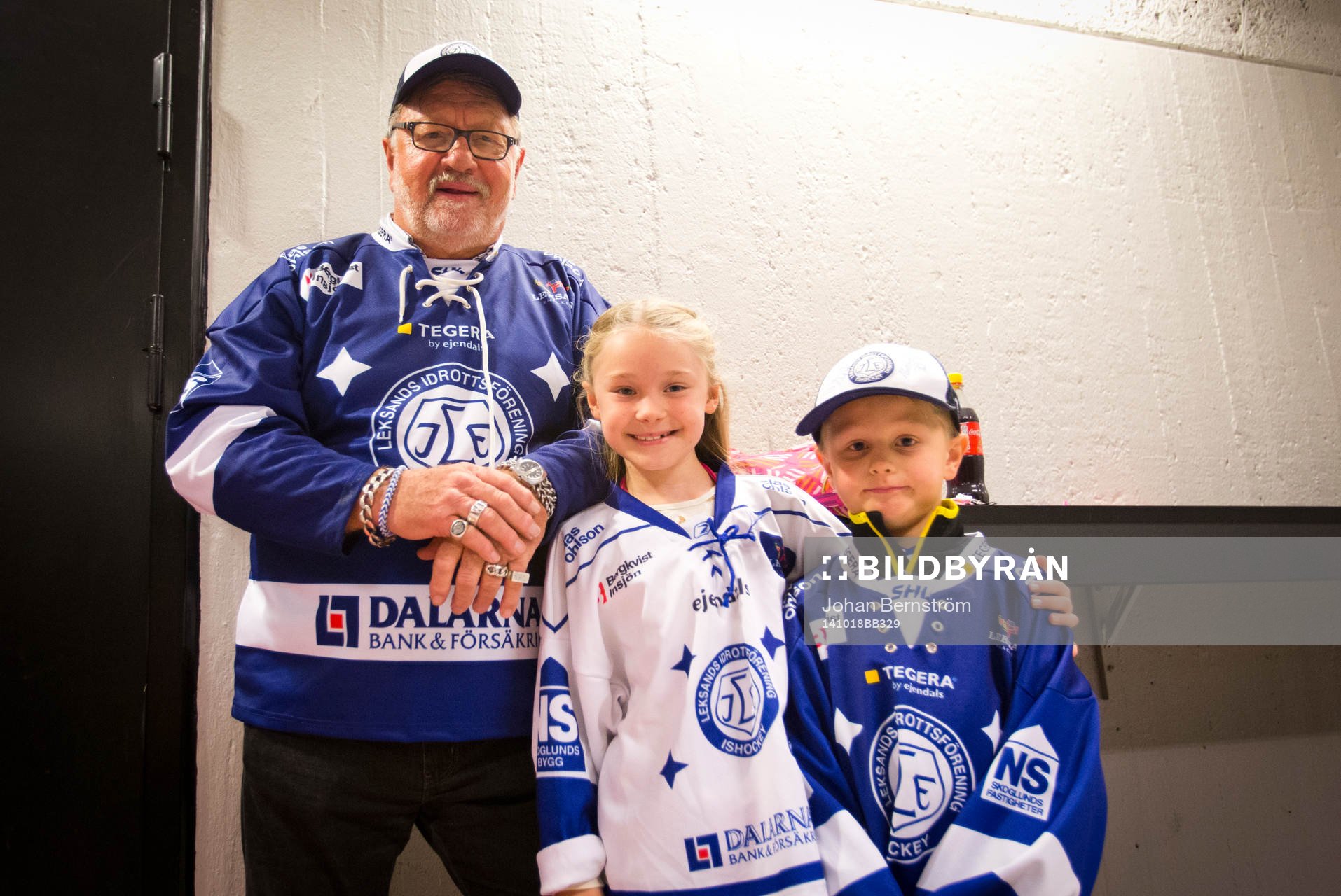 Leksands supportarar innan ishockeymatchen i SHL mellan