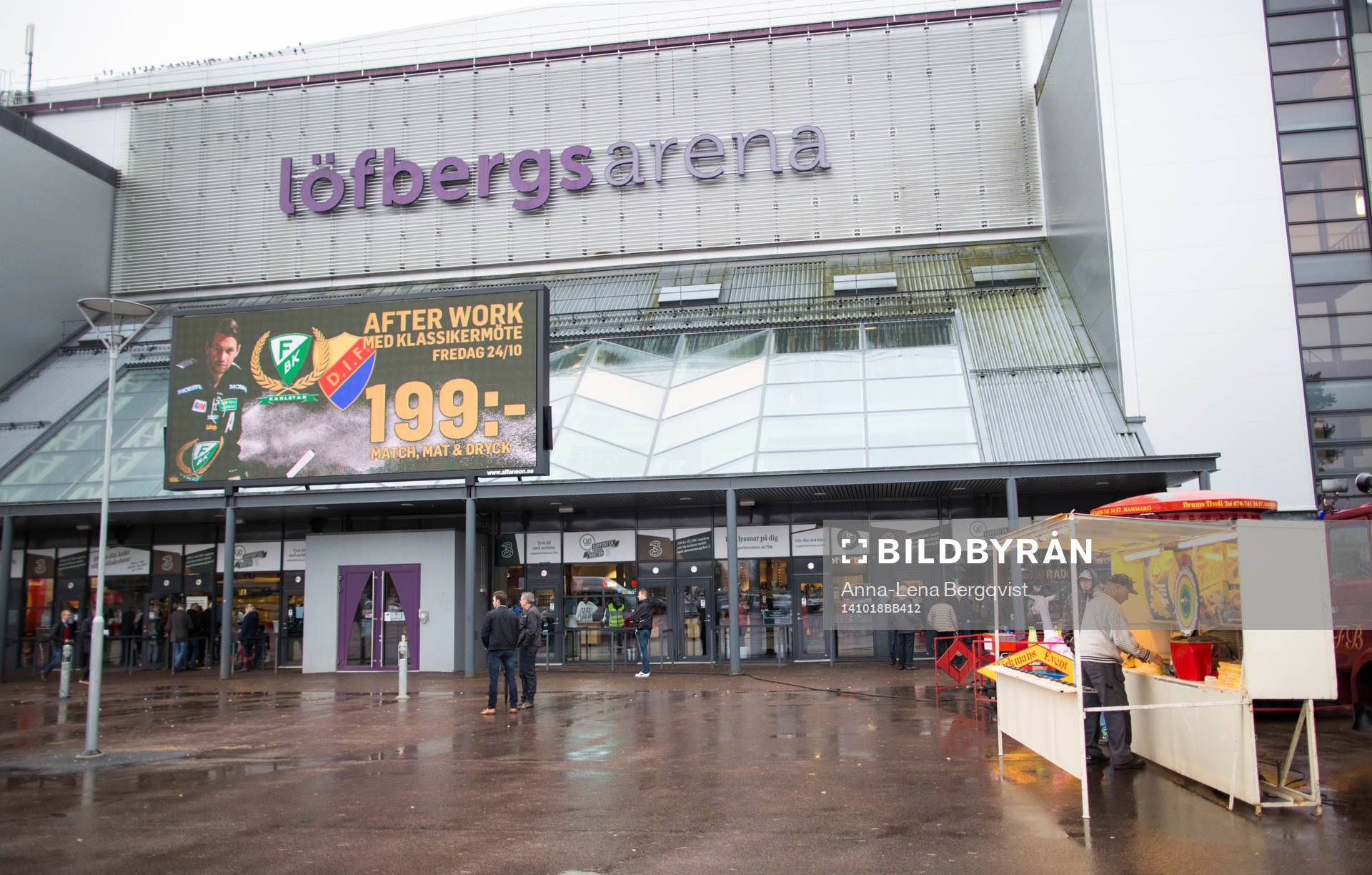 En Exteriörbild av Löfbergs Arena