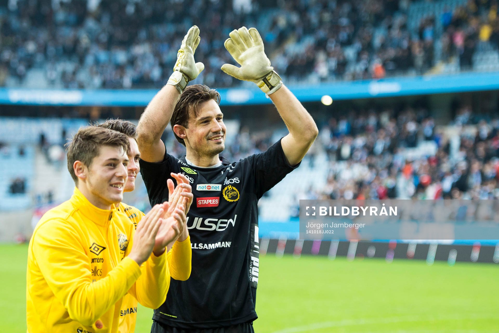Elfsborgs målvakt Kevin Stuhr Ellegaard jublar