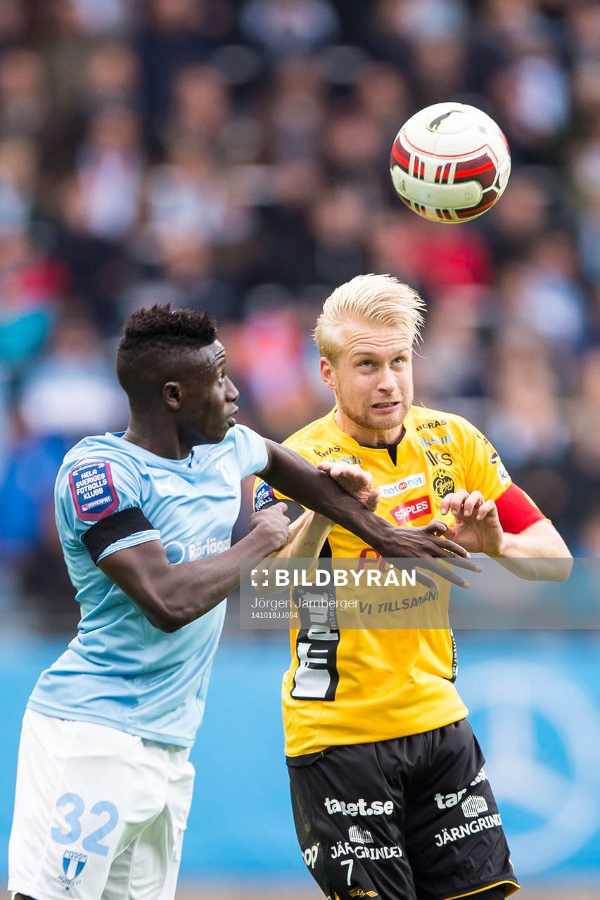 Elfsborgs Johan Larsson och Malmö FFs Pa Konate