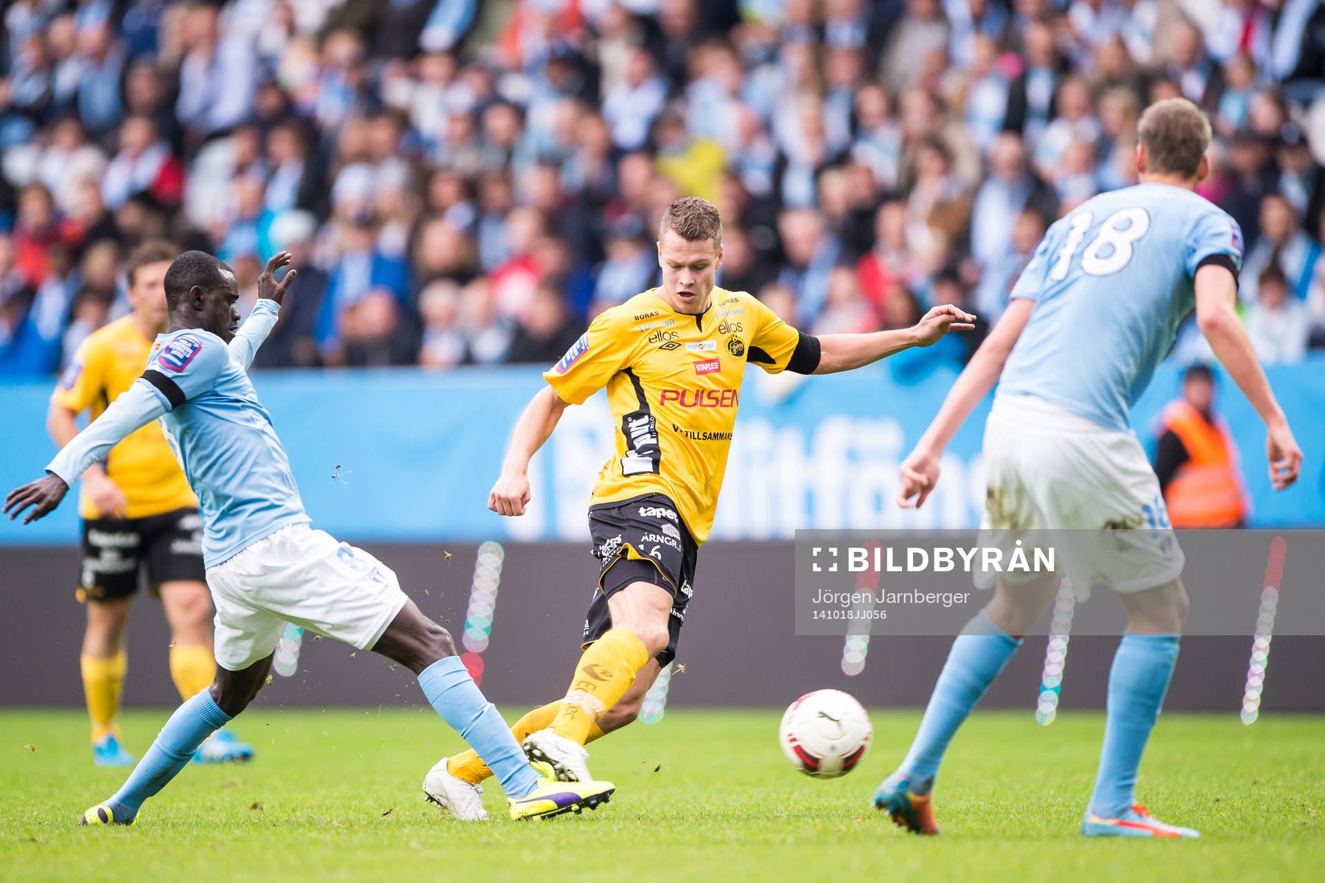 Kamp mellan Elfsborgs Viktor Claesson och Malmö FFs Enock