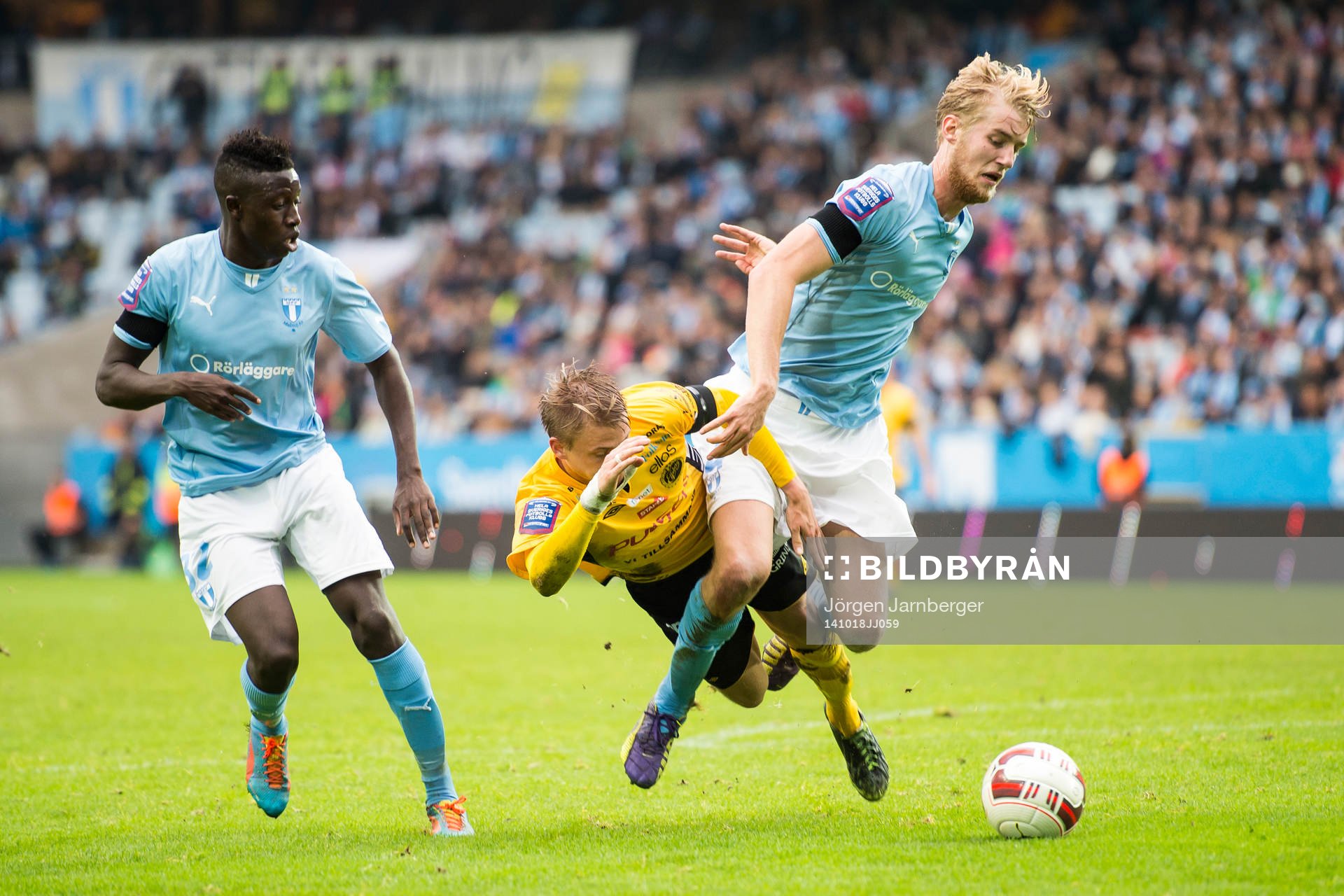 Kampen mellan Malmö FFs Filip Helander och Elfsborgs Simon