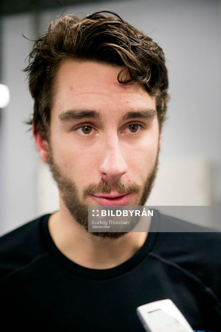 Vita Hästens Adam Schmidt