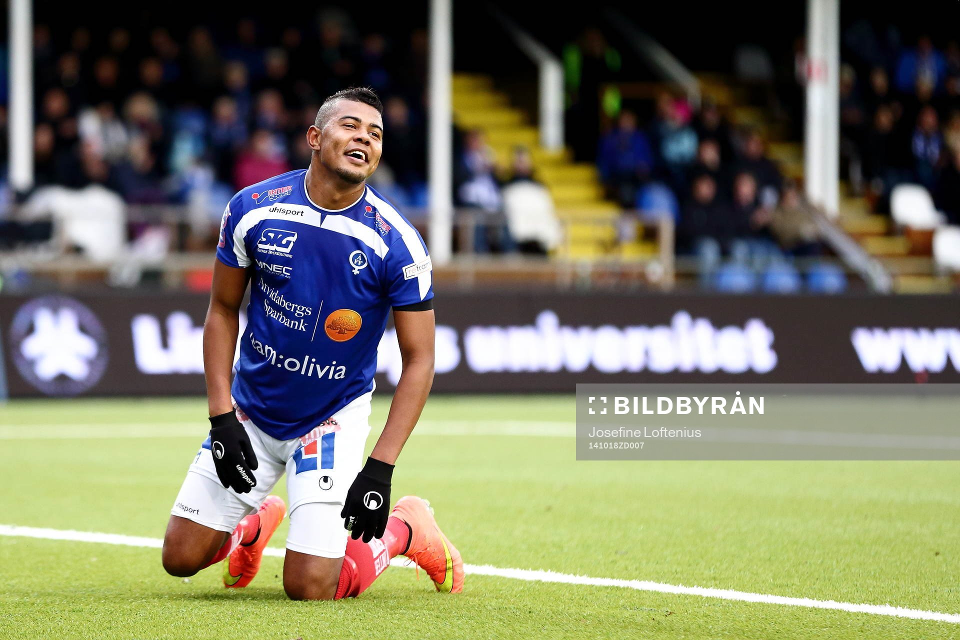 Åtvidabergs Ricardo Santos ser glad ut