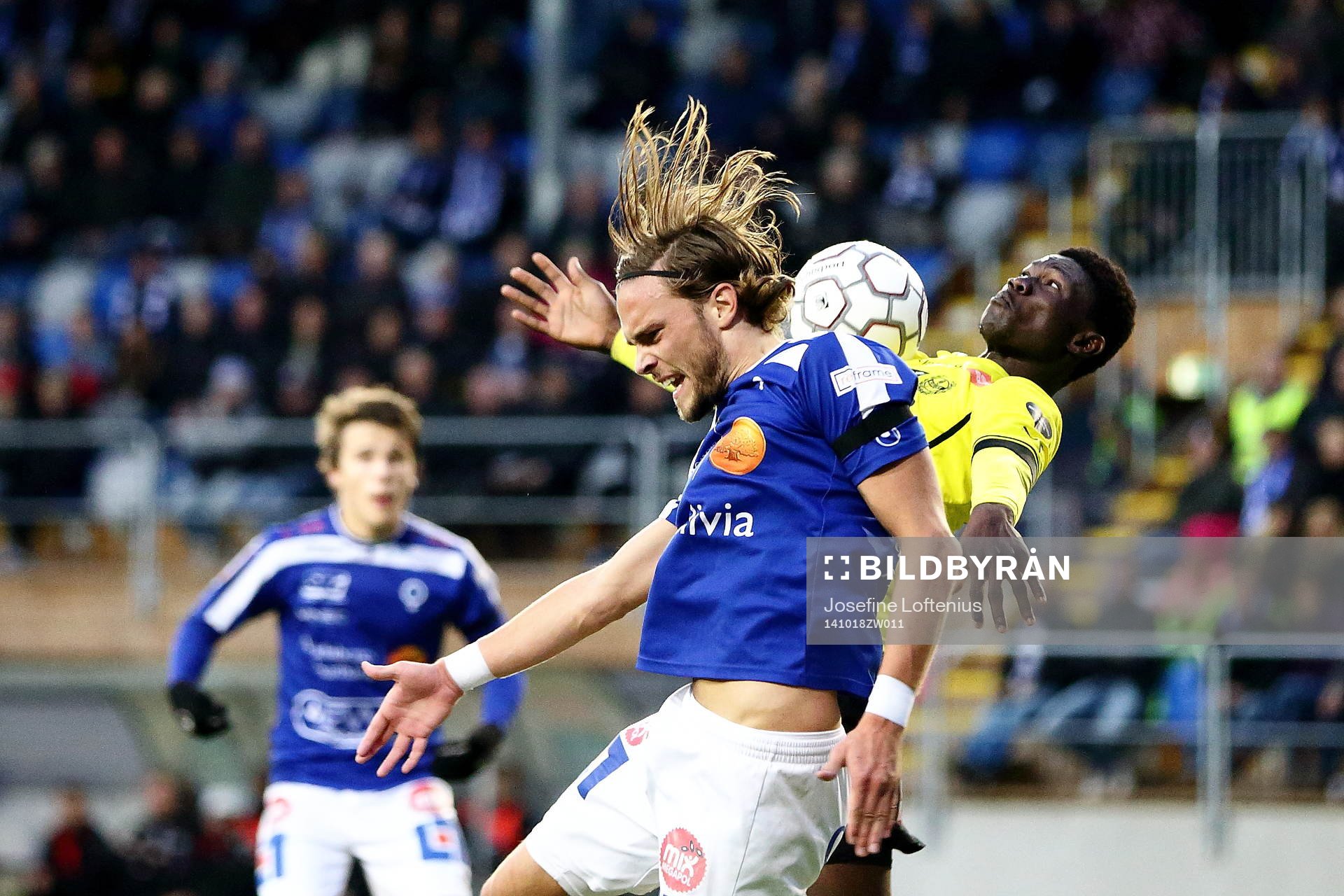 Duell mellan Åtvidabergs Tom Pettersson och Mjällbys