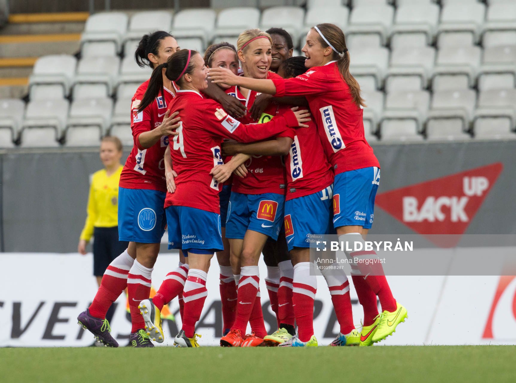 Örebros spelare jublar