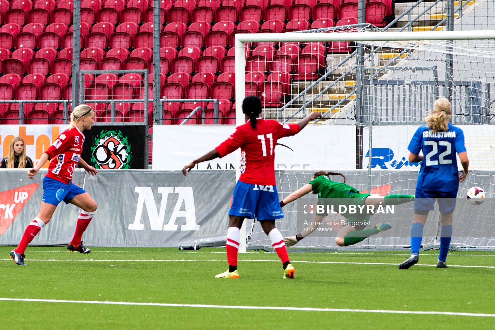 Örebros Sanna Talonen gör 2-0