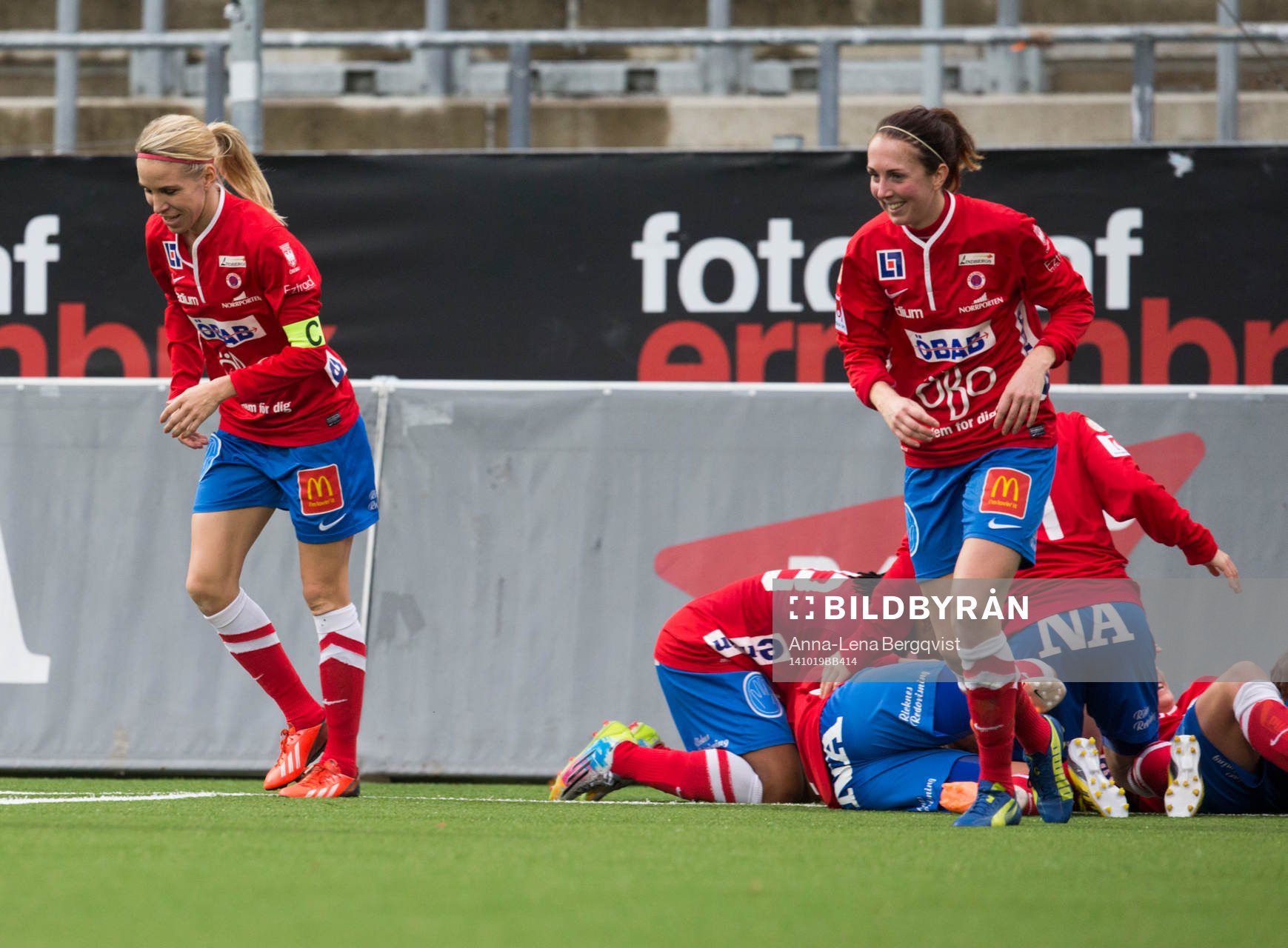 Örebros spelare jublar